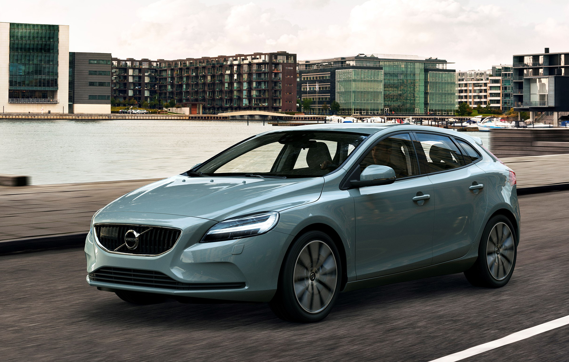 Volvo V40 hatch will likely be replaced by a crossover