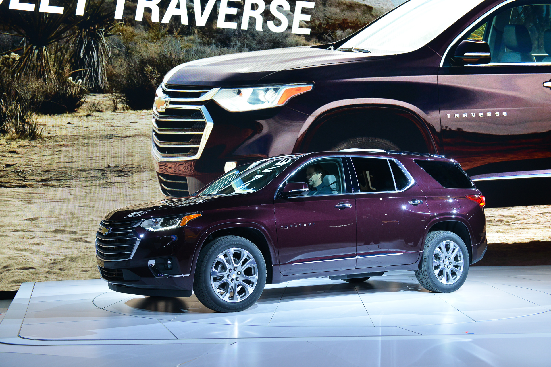 2018 Chevrolet Traverse Vs 2018 Buick Enclave Compare Cars