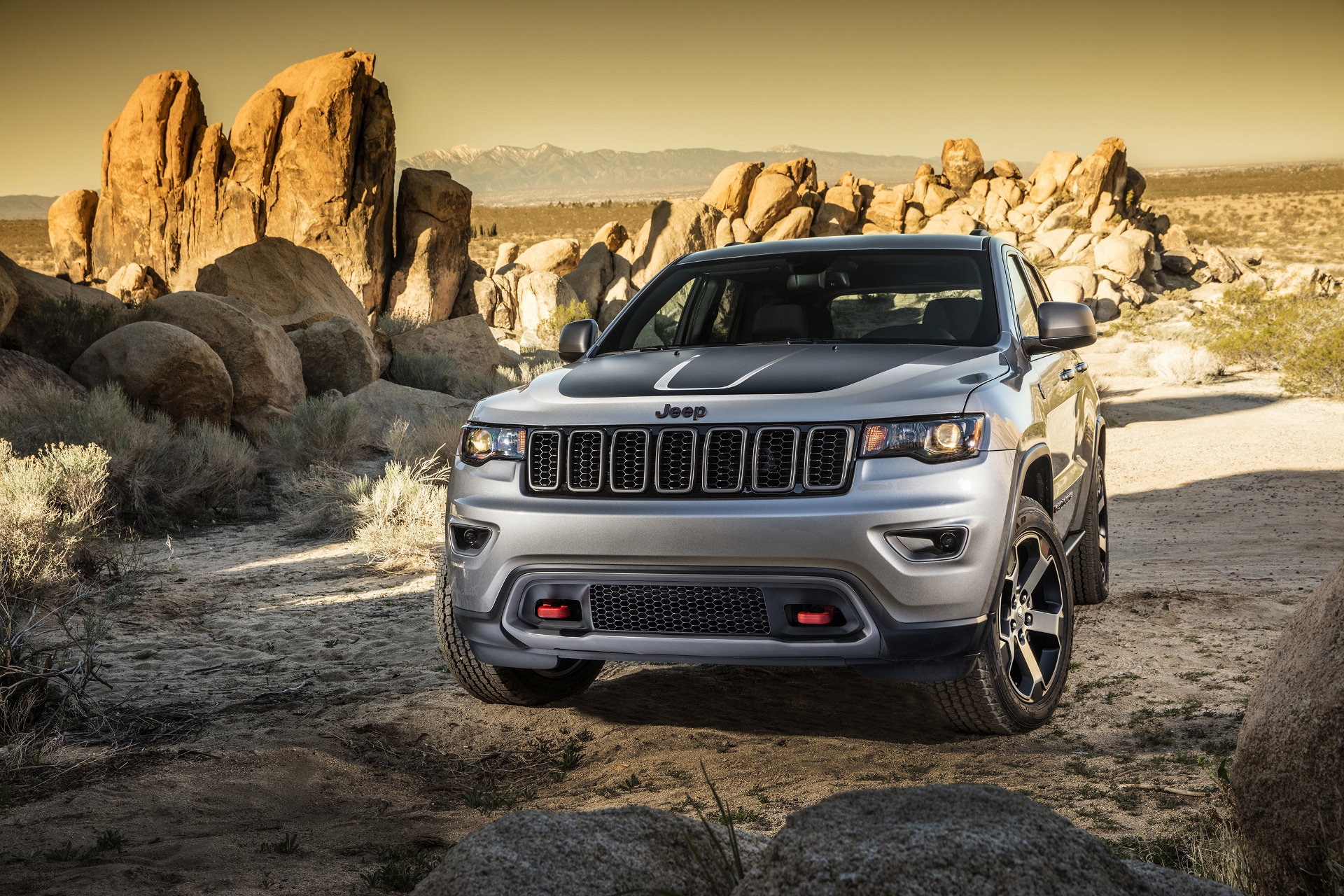 18 Jeep Grand Cherokee Review Ratings Specs Prices And Photos The Car Connection