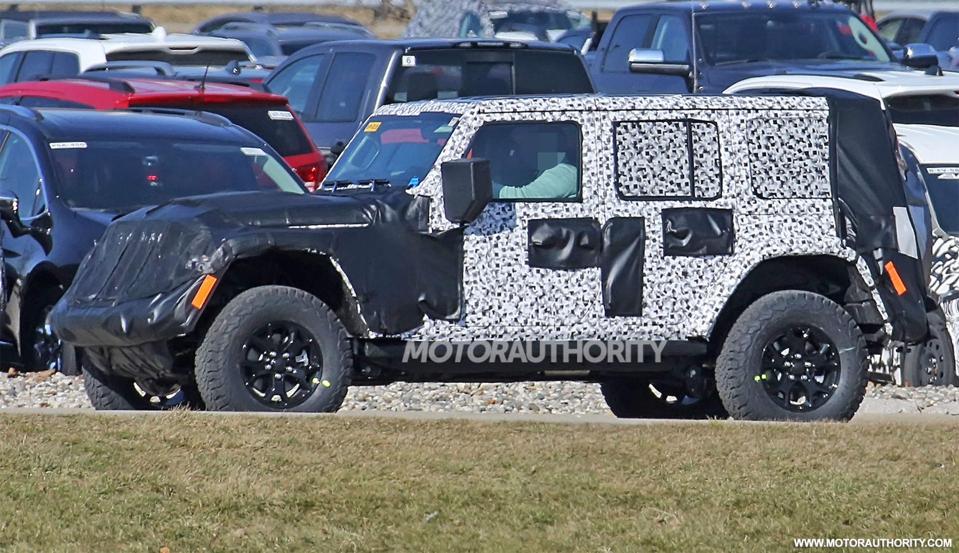 2018 Jeep Wrangler specs leak, full-time 4WD available