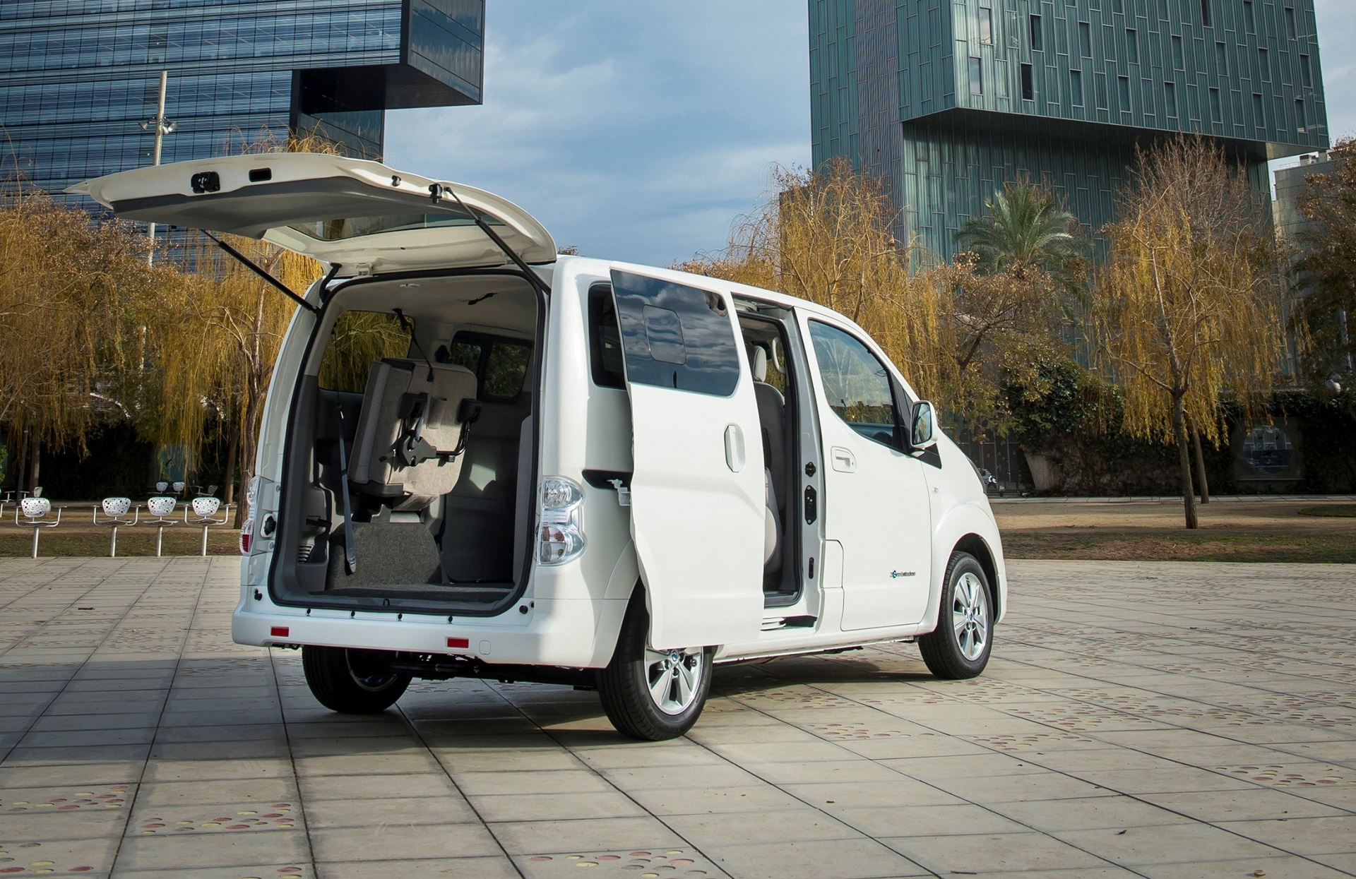 Nissan e nv200 электромобиль