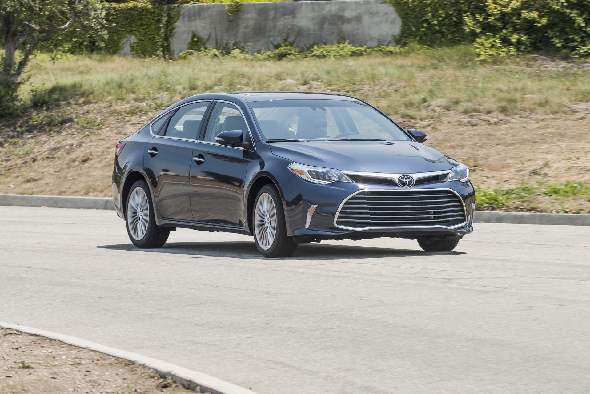 2018 Toyota Avalon Review, Ratings, Specs, Prices, and Photos