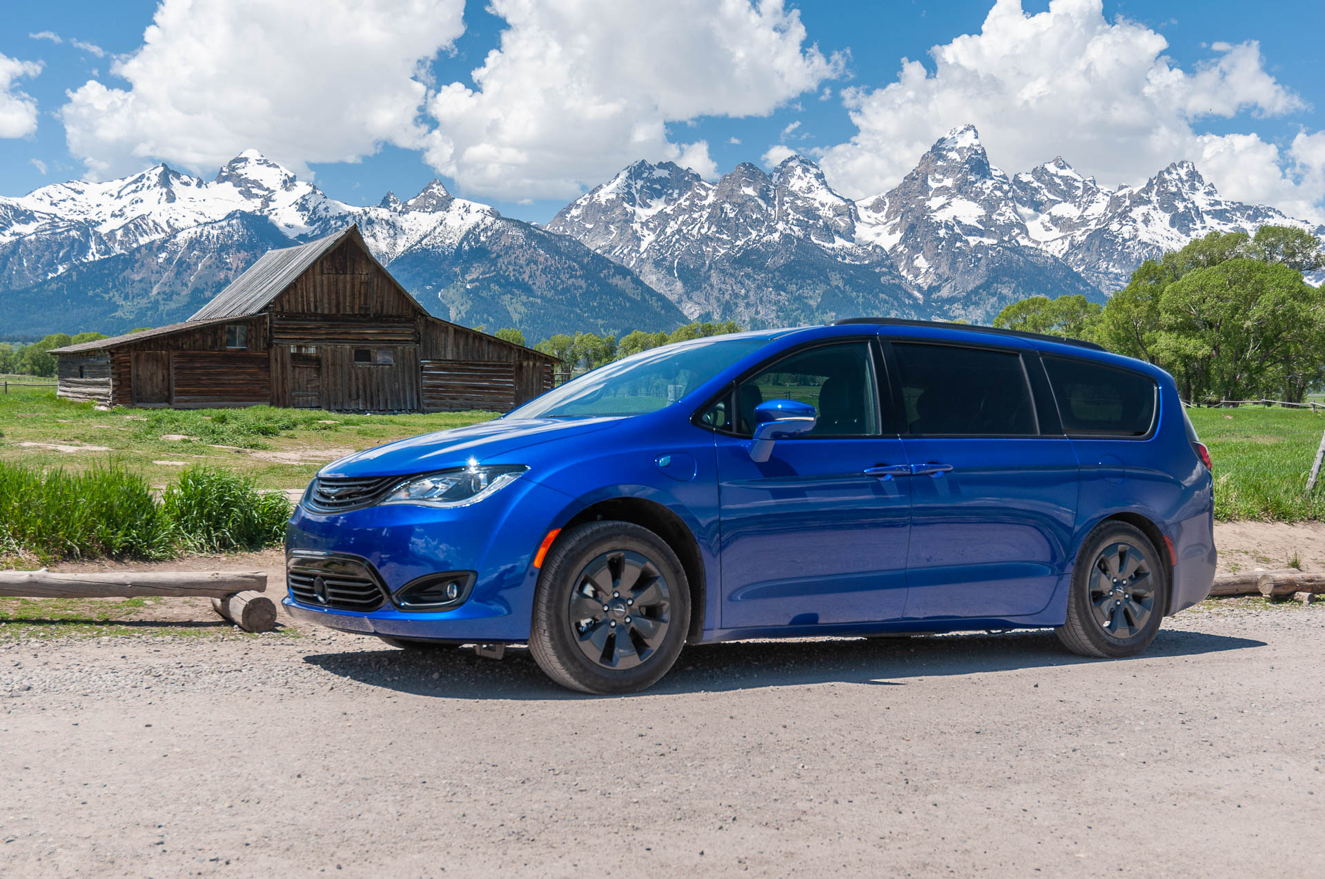 2019-chrysler-pacifica-hybrid-gas-mileage-review-the-ideal-family-hauler
