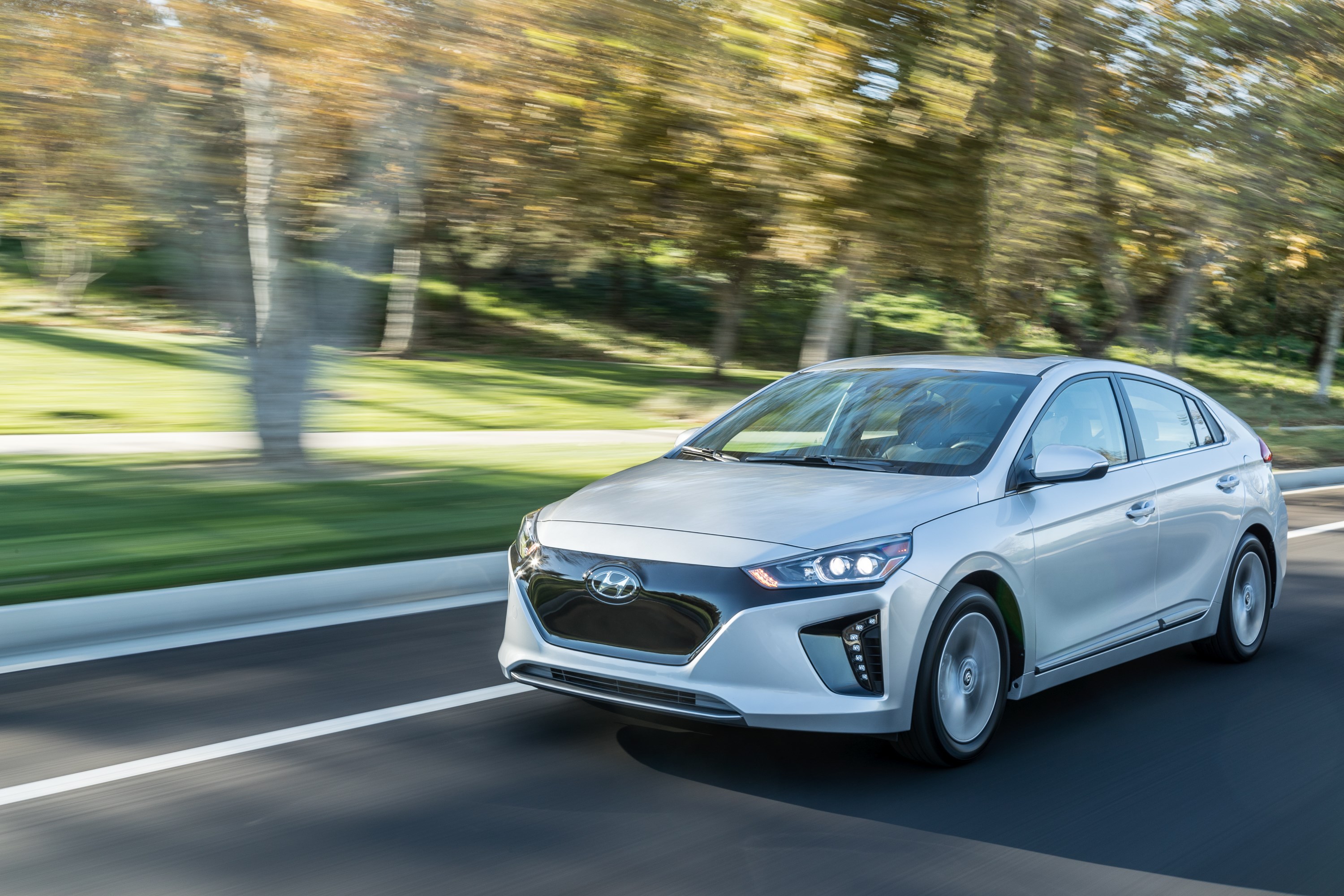 gebonden Dat Woning 2019 Hyundai Ioniq Review, Ratings, Specs, Prices, and Photos - The Car  Connection