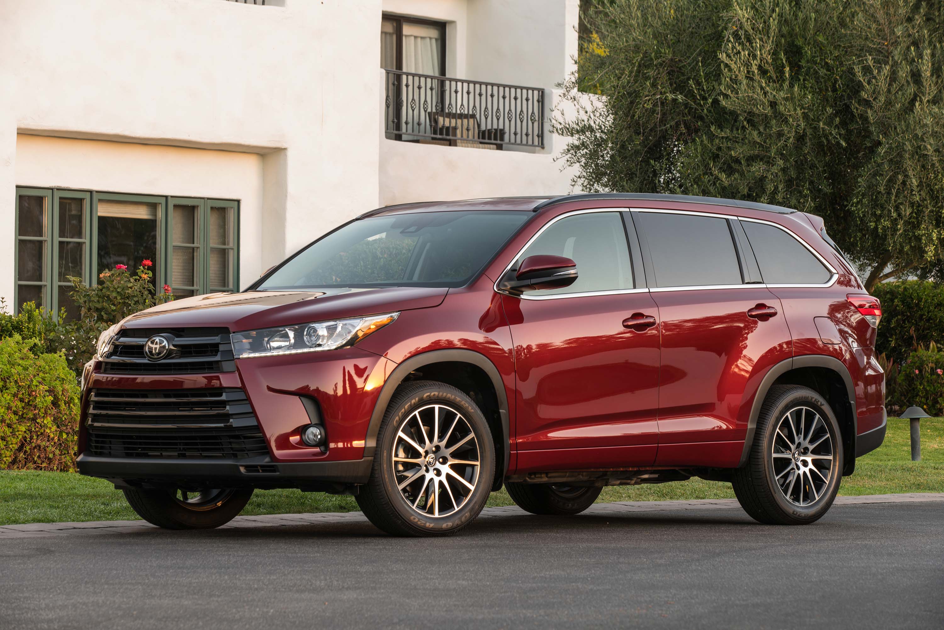 2019 Toyota Highlander Review Ratings Specs Prices And Photos The Car Connection