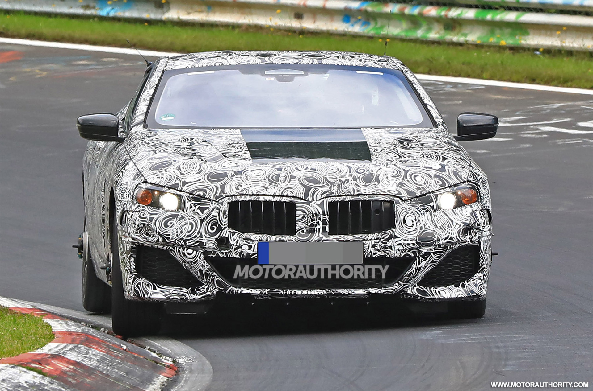 2020 BMW 8-Series spy shots and video