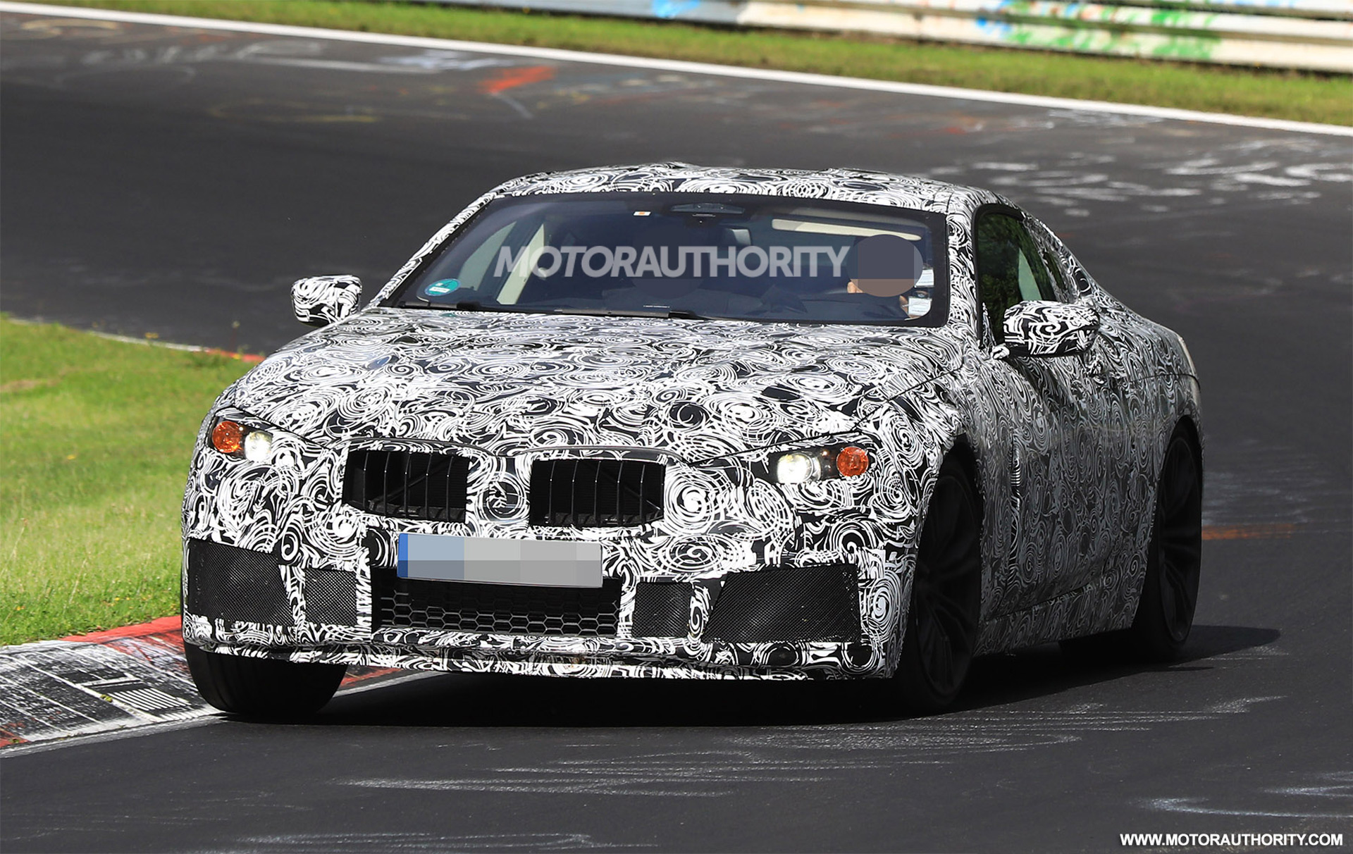 2020 BMW M8 spy shots and video