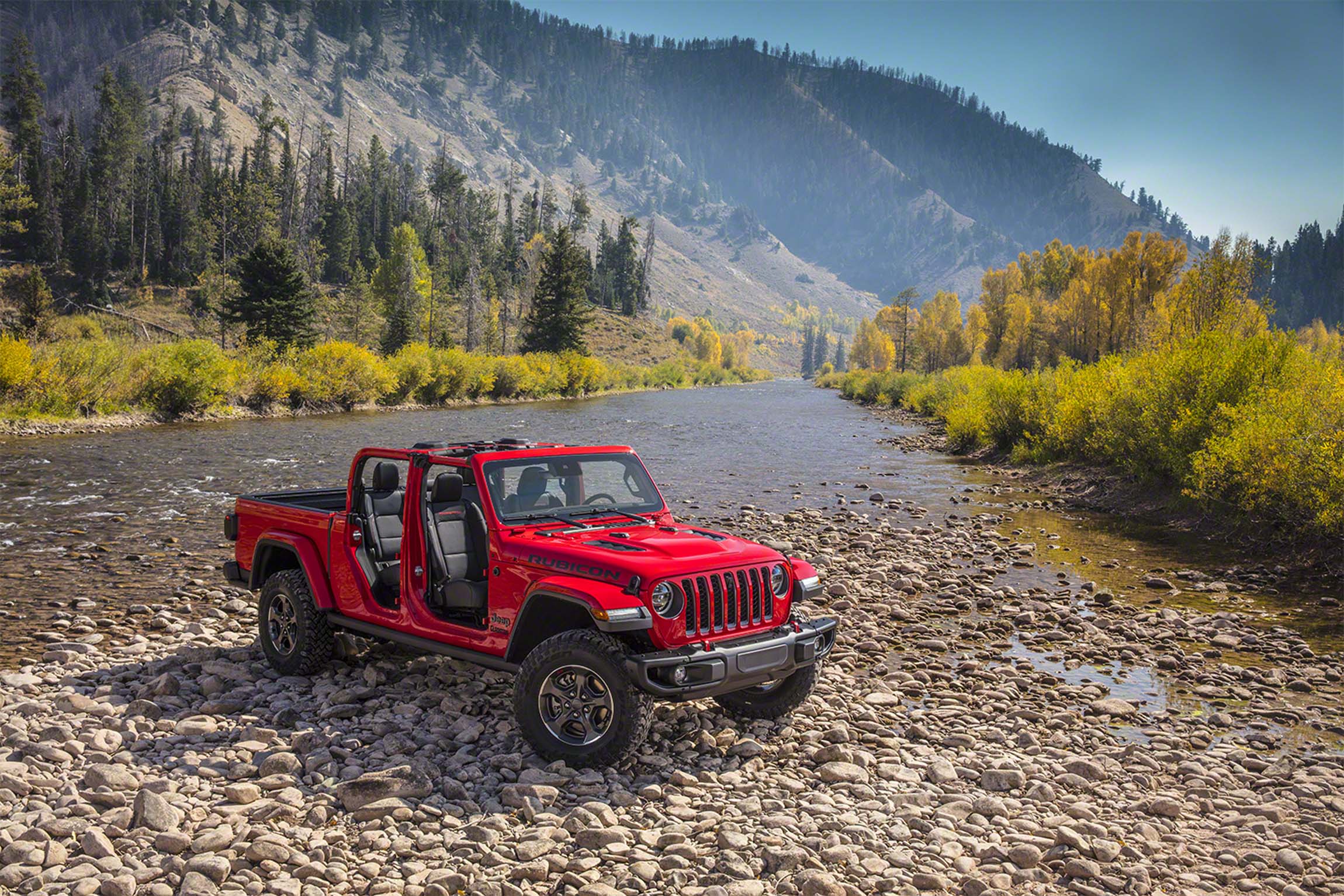 First drive review: 2020 Jeep Gladiator is armored for battle