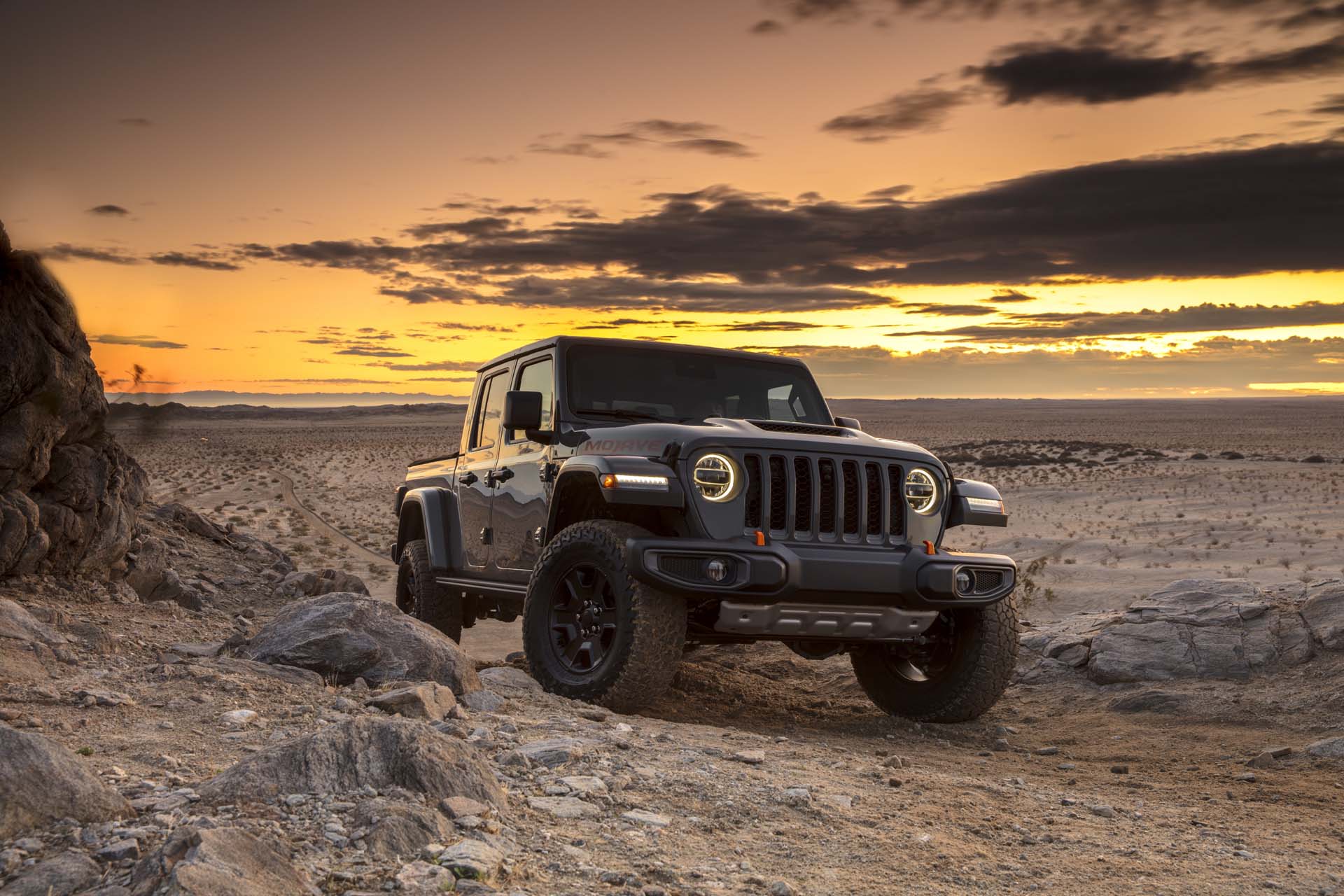 First drive review 2020 Jeep Gladiator Mojave is a blast in the sand