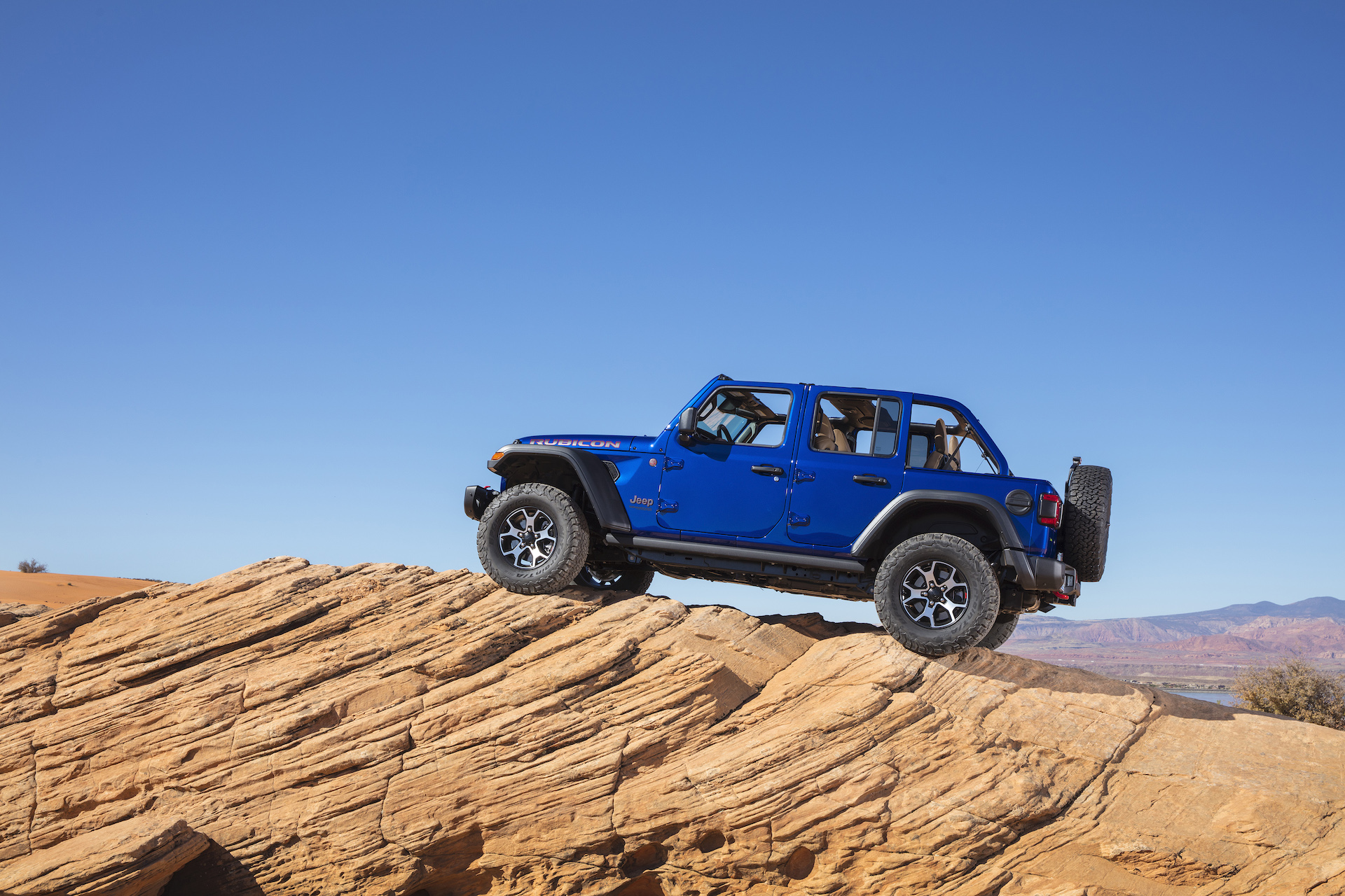 2020 Jeep Wrangler diesel rated 25 MPG, plug-in hybrid on the way