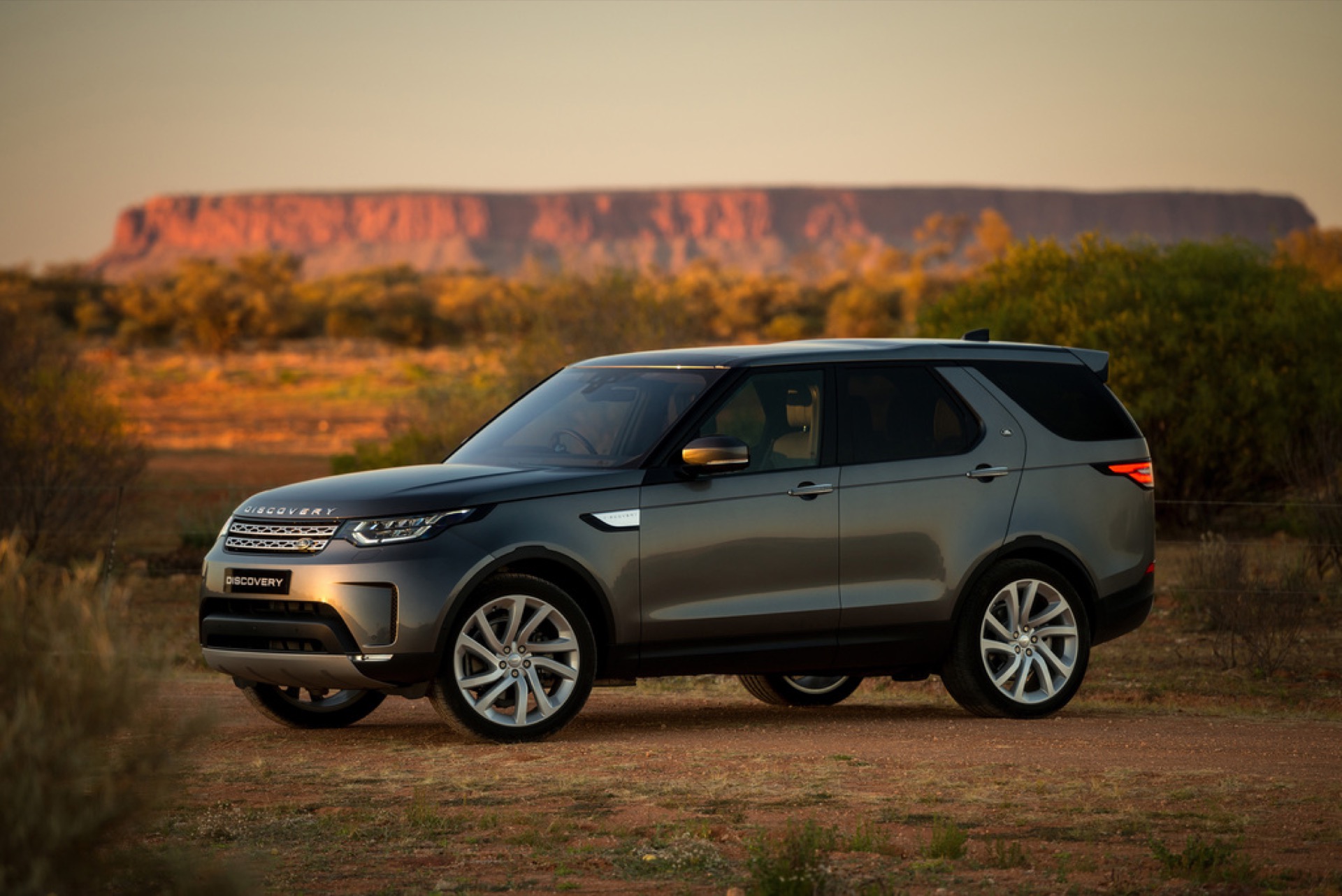 2020 Land Rover Discovery Review Ratings Specs Prices And