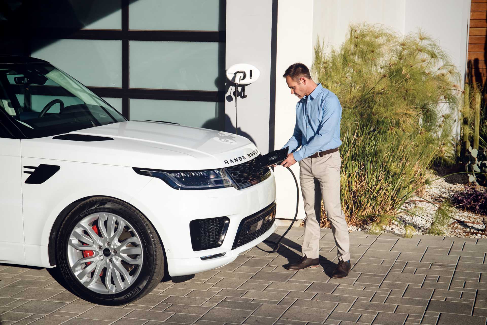 land rover to launch 6 electric vehicles by 2026