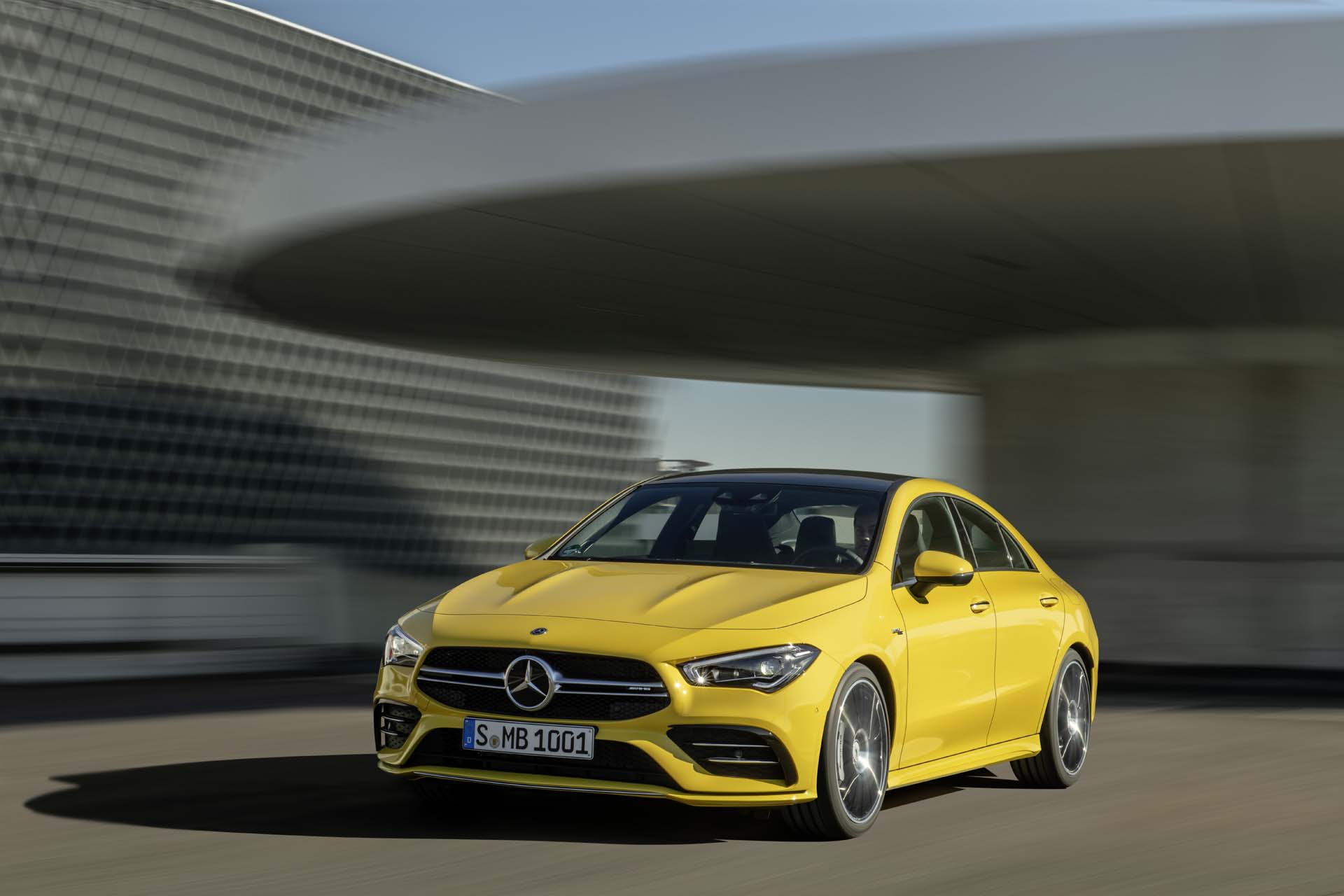 Mercedes Benz Cla35 Amg Debuts A Stylish 302 Hp Firecracker