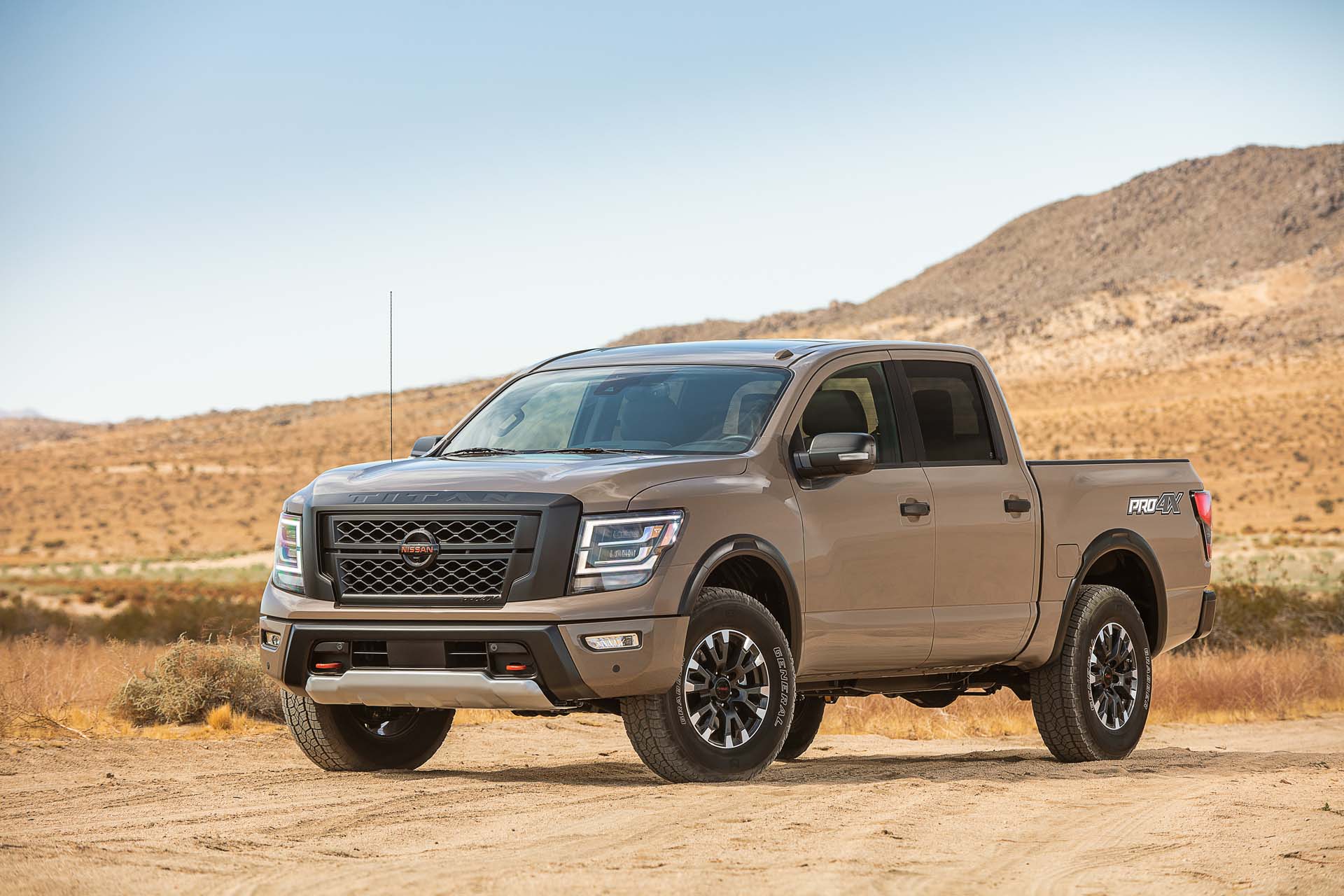 2020-nissan-titan-pickup-truck-revealed-tougher-looks-more-gears