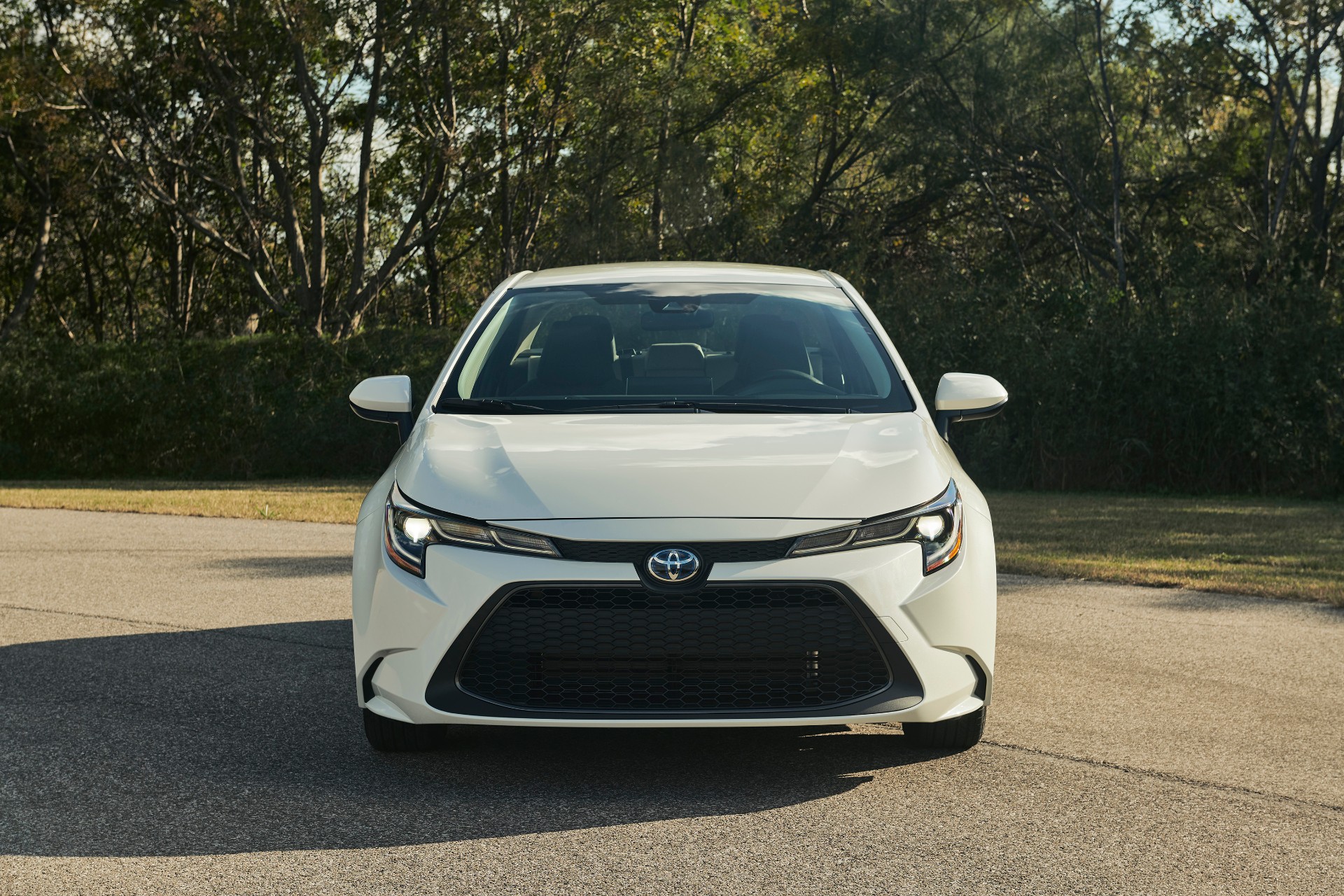 Toyota Corolla Hybrid Rated 52 Mpg Why Toyota Says It Won T Cannibalize Prius Sales