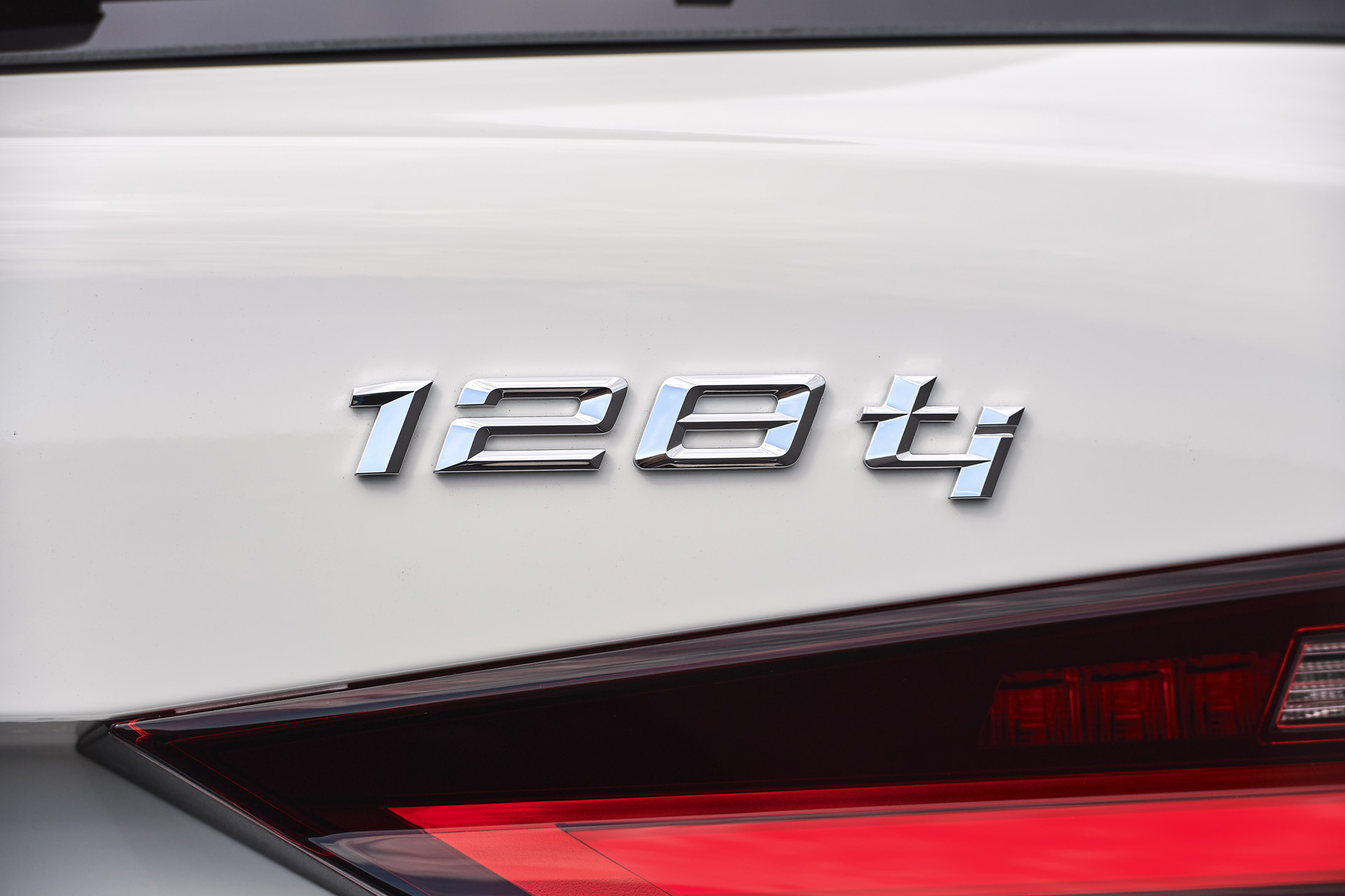 BMW 128ti: BMW builds a Golf GTI rival