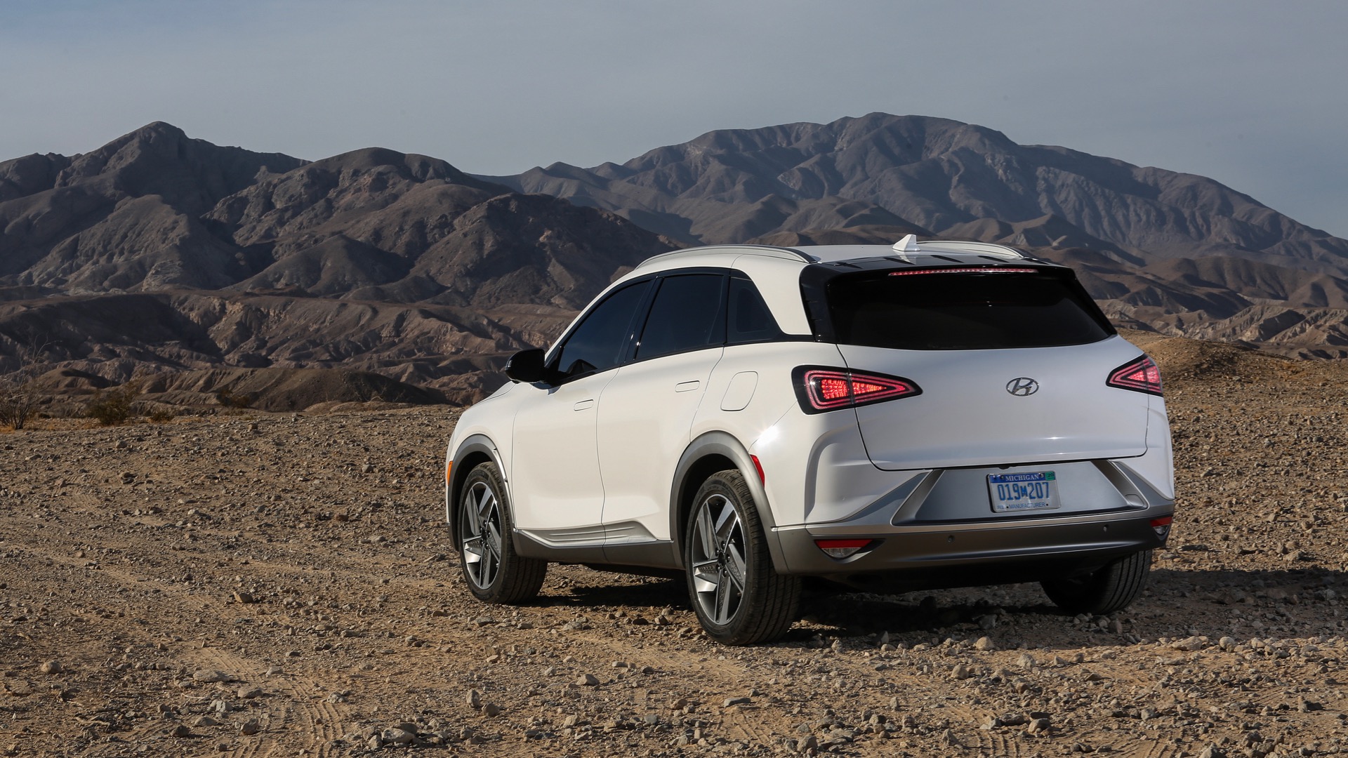 Hyundai expanding Nexo hydrogen fuel-cell availability in California—by ...