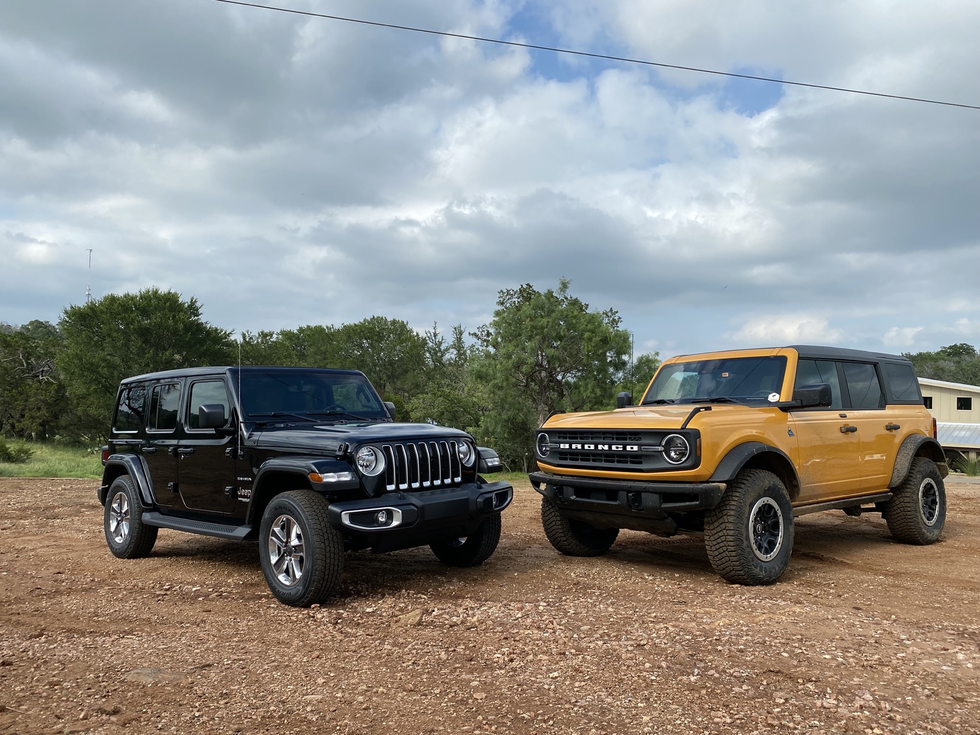 Introducir 85+ imagen ford bronco dimensions vs jeep wrangler