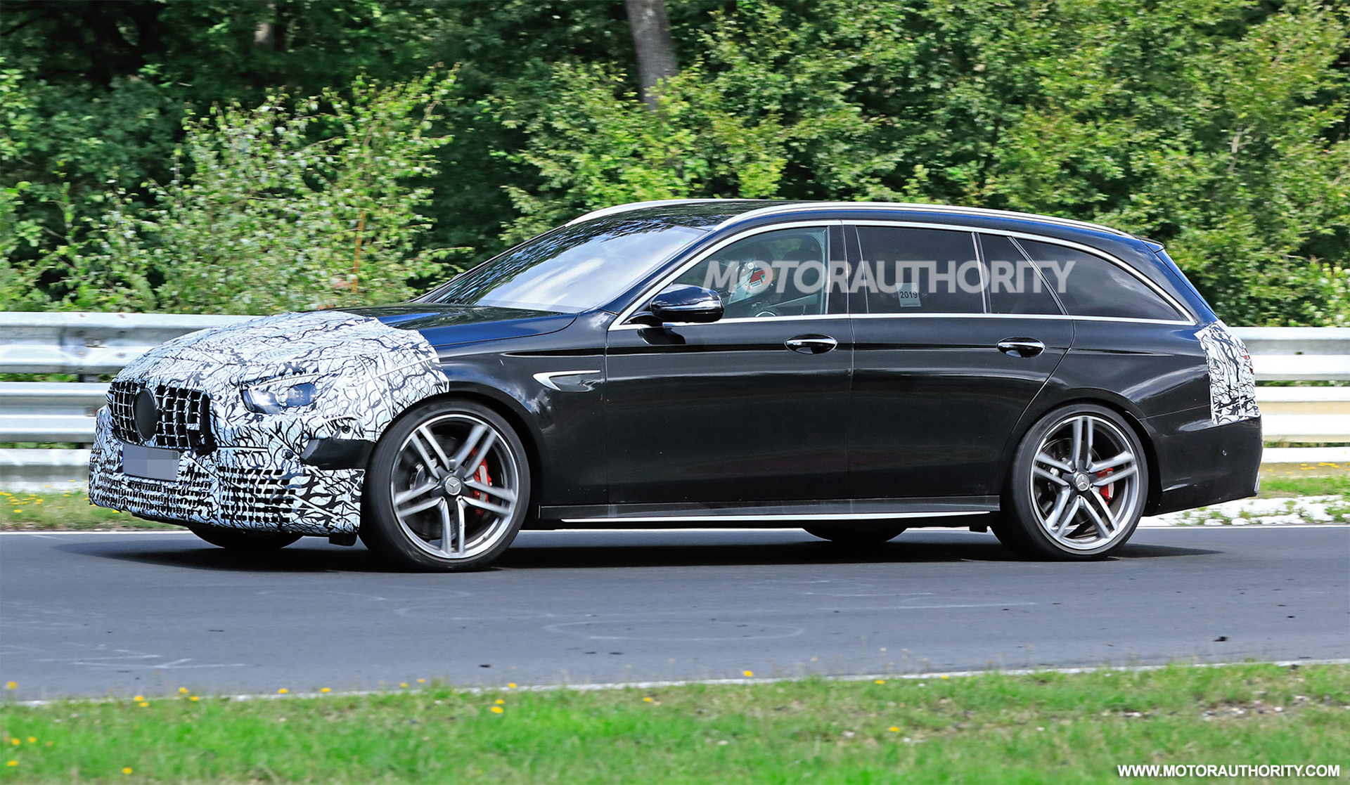 2020 - [Mercedes-Benz] Classe E restylée  - Page 2 2021-mercedes-amg-e63-wagon-facelift-spy-shots--photo-credit-s-baldauf-sb-medien_100711682_h