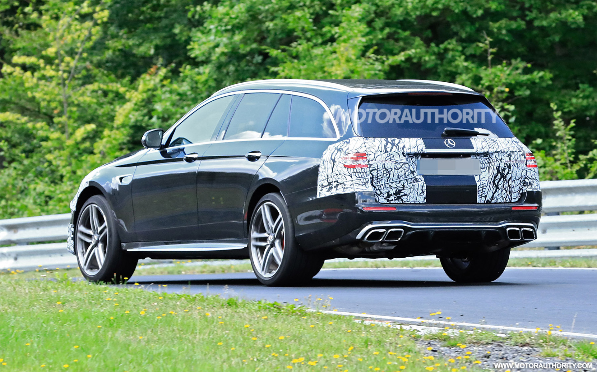 2020 - [Mercedes-Benz] Classe E restylée  - Page 2 2021-mercedes-amg-e63-wagon-facelift-spy-shots--photo-credit-s-baldauf-sb-medien_100711685_h