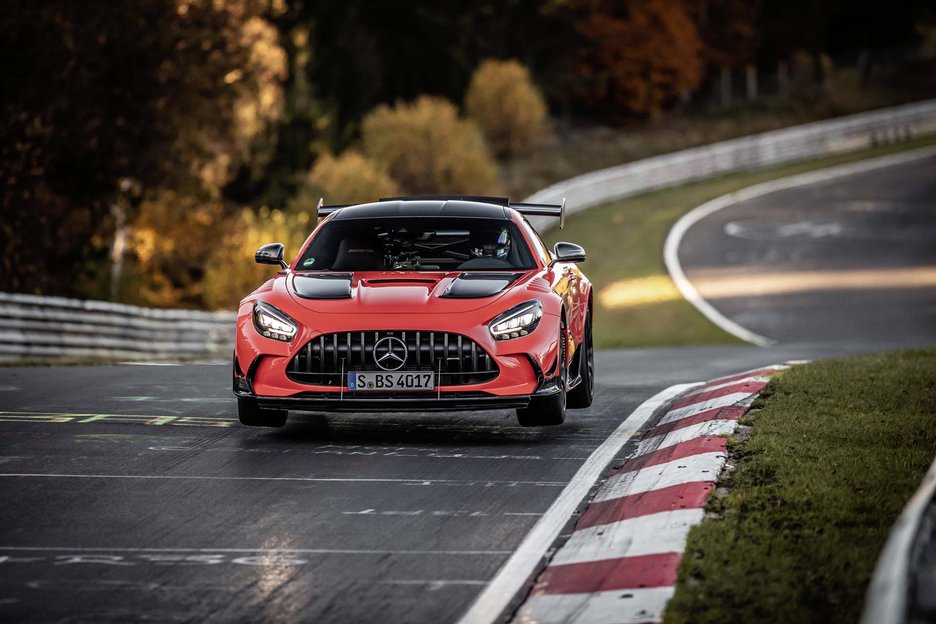 Mercedes Benz Amg Gt Black Series Sets New Bar With 6 43 61 Nurburgring Production Car Lap Record