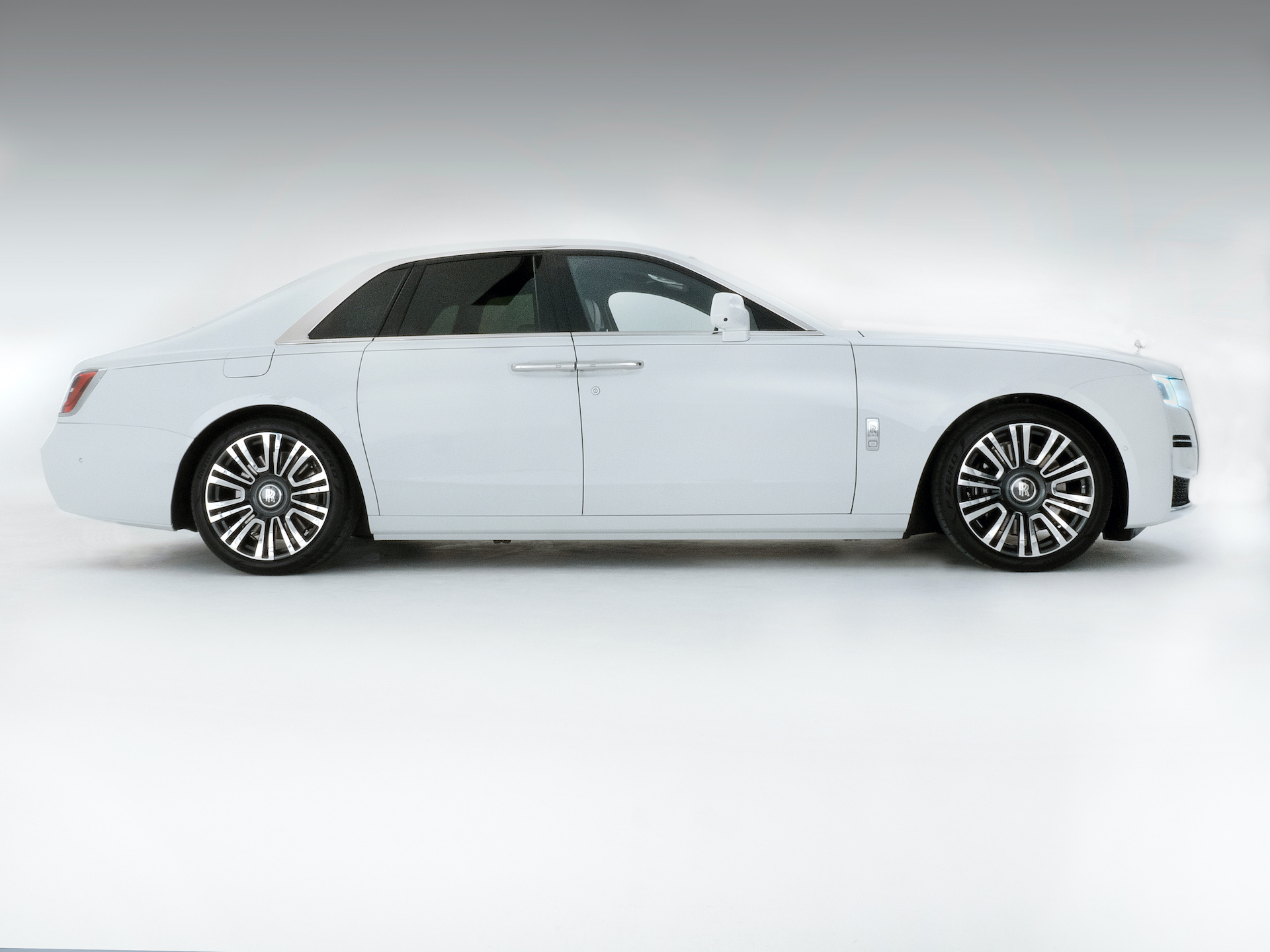 2021 Rolls-Royce Ghost: How we'd spec it - CNET