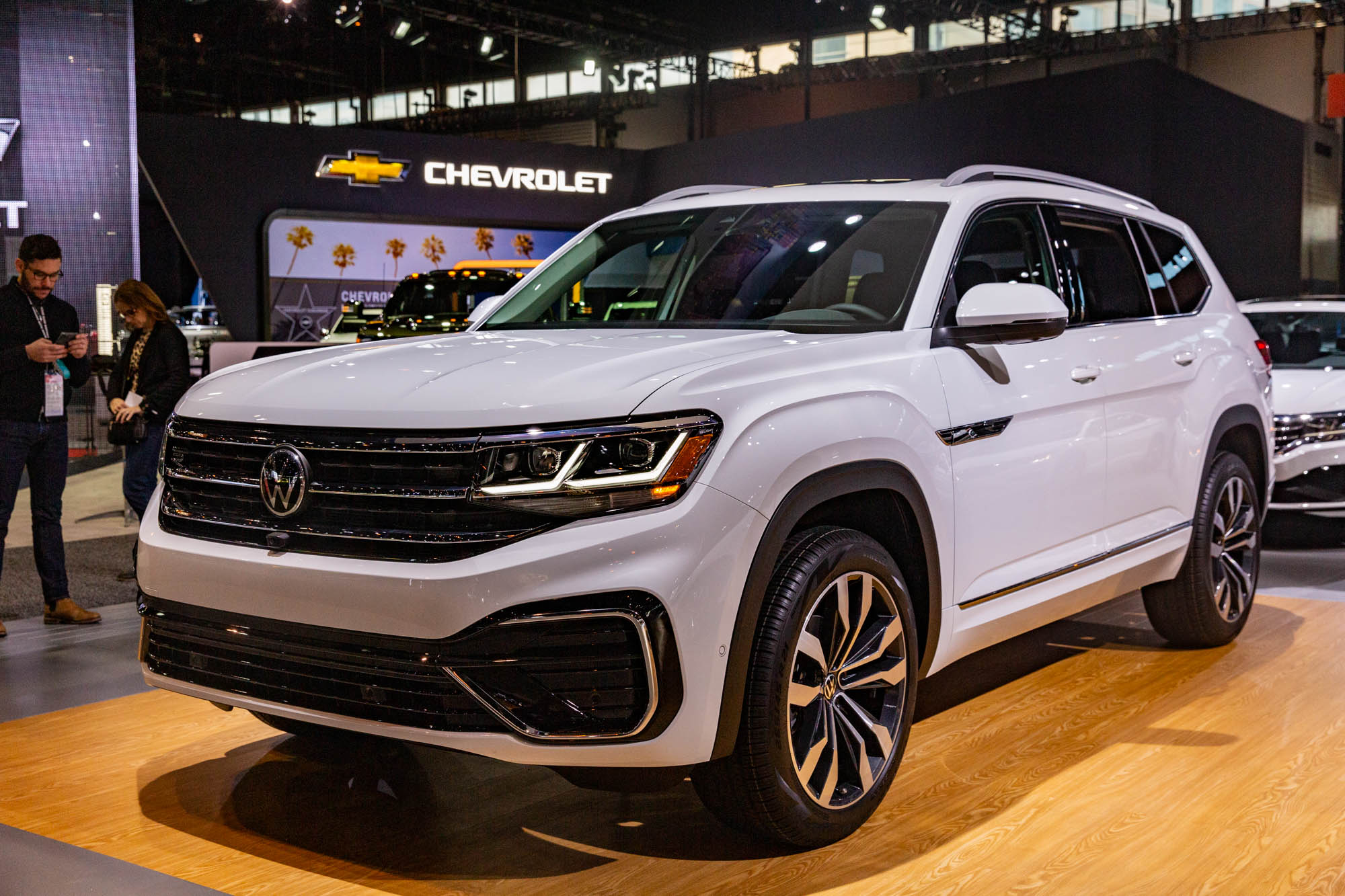 2021 Volkswagen Atlas gets a fresh look but keeps the old ...