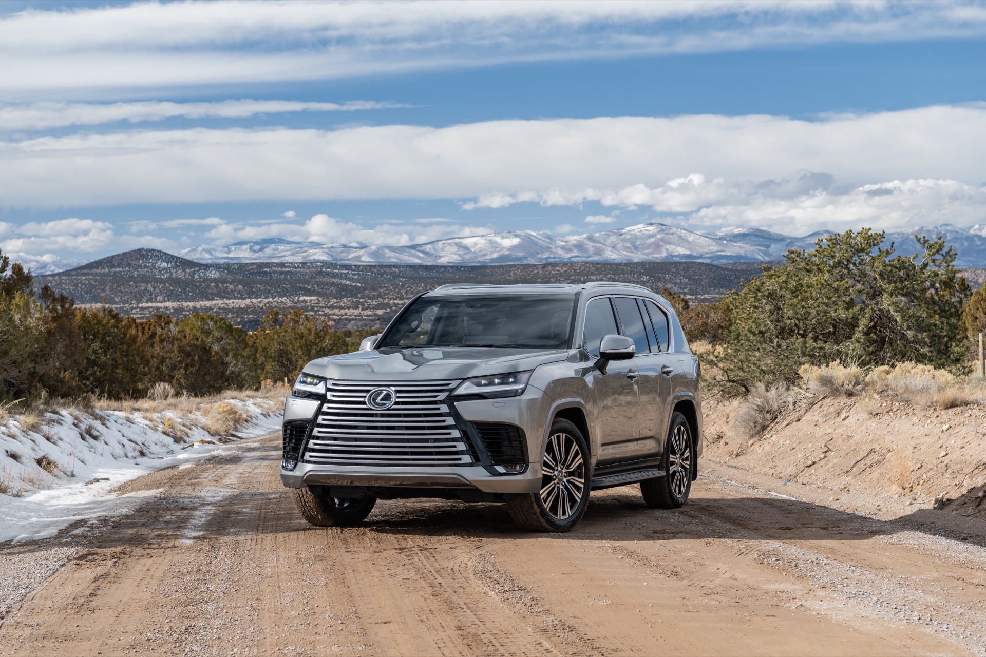 First drive review 2022 Lexus LX 600 increases the power, efficiency