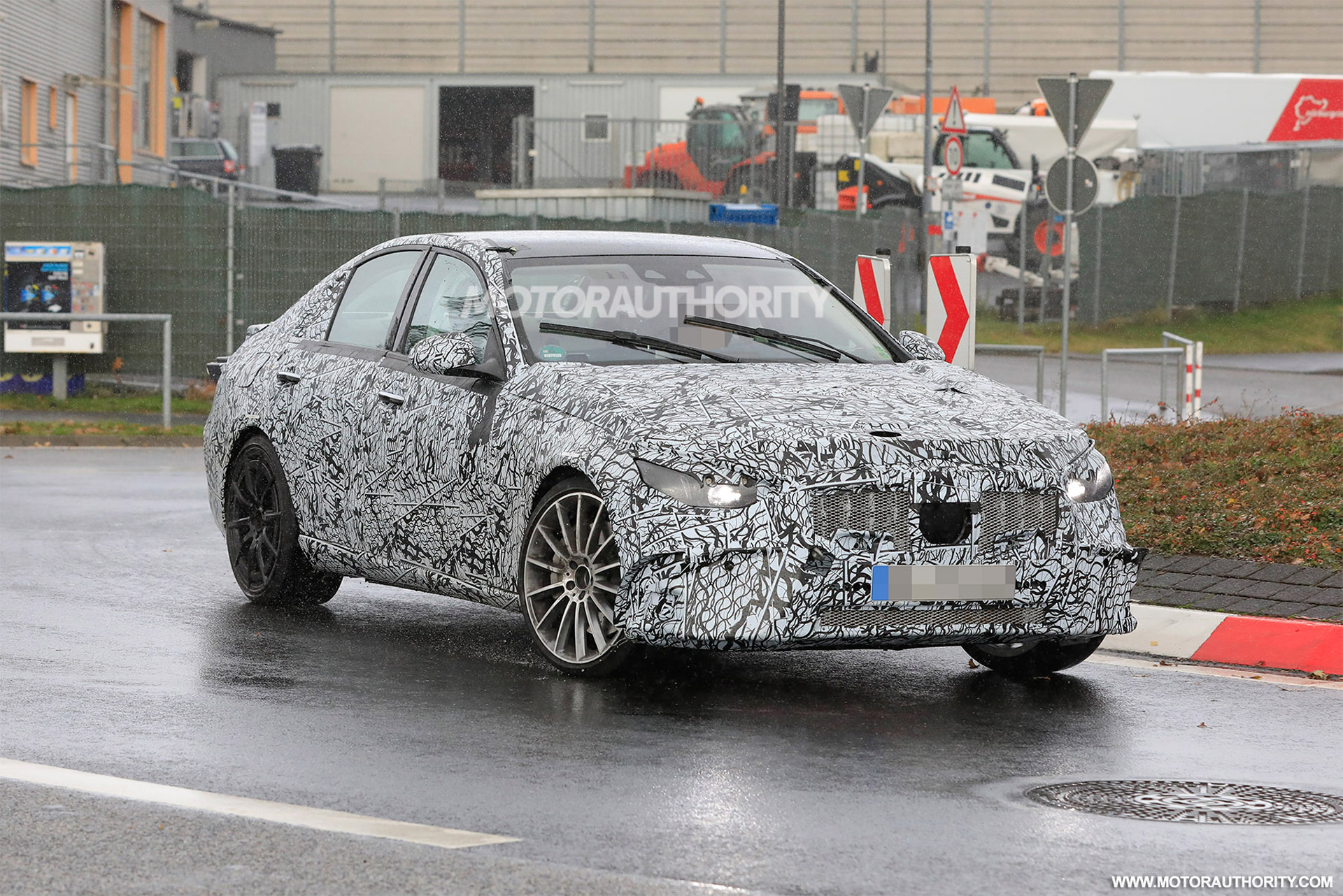 2022-mercedesamg-c53-spy-shots-c43s-replacement-spotted