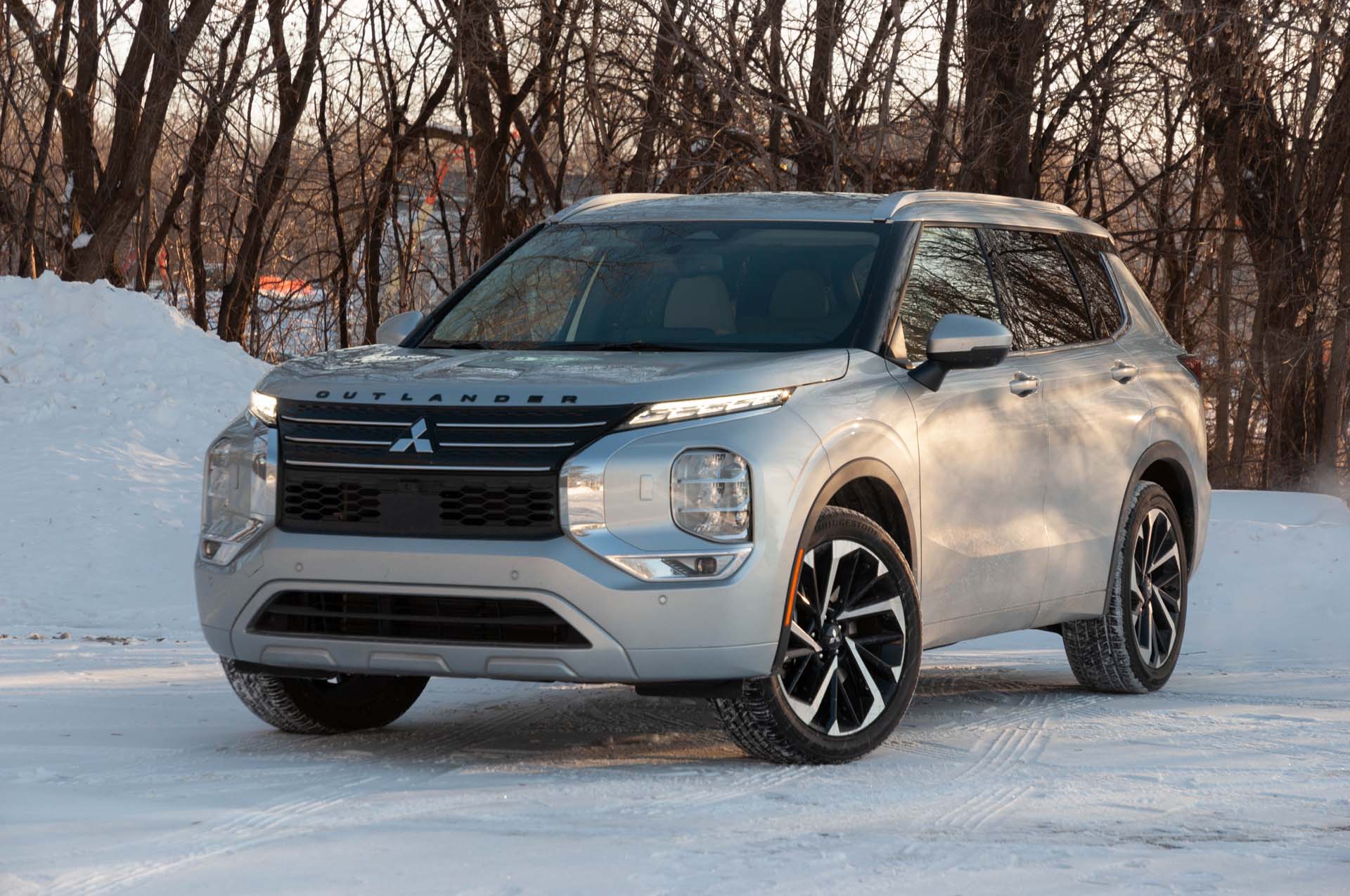 2022 Mitsubishi Outlander delivers throwback SUV vibes in trendy crossover physique