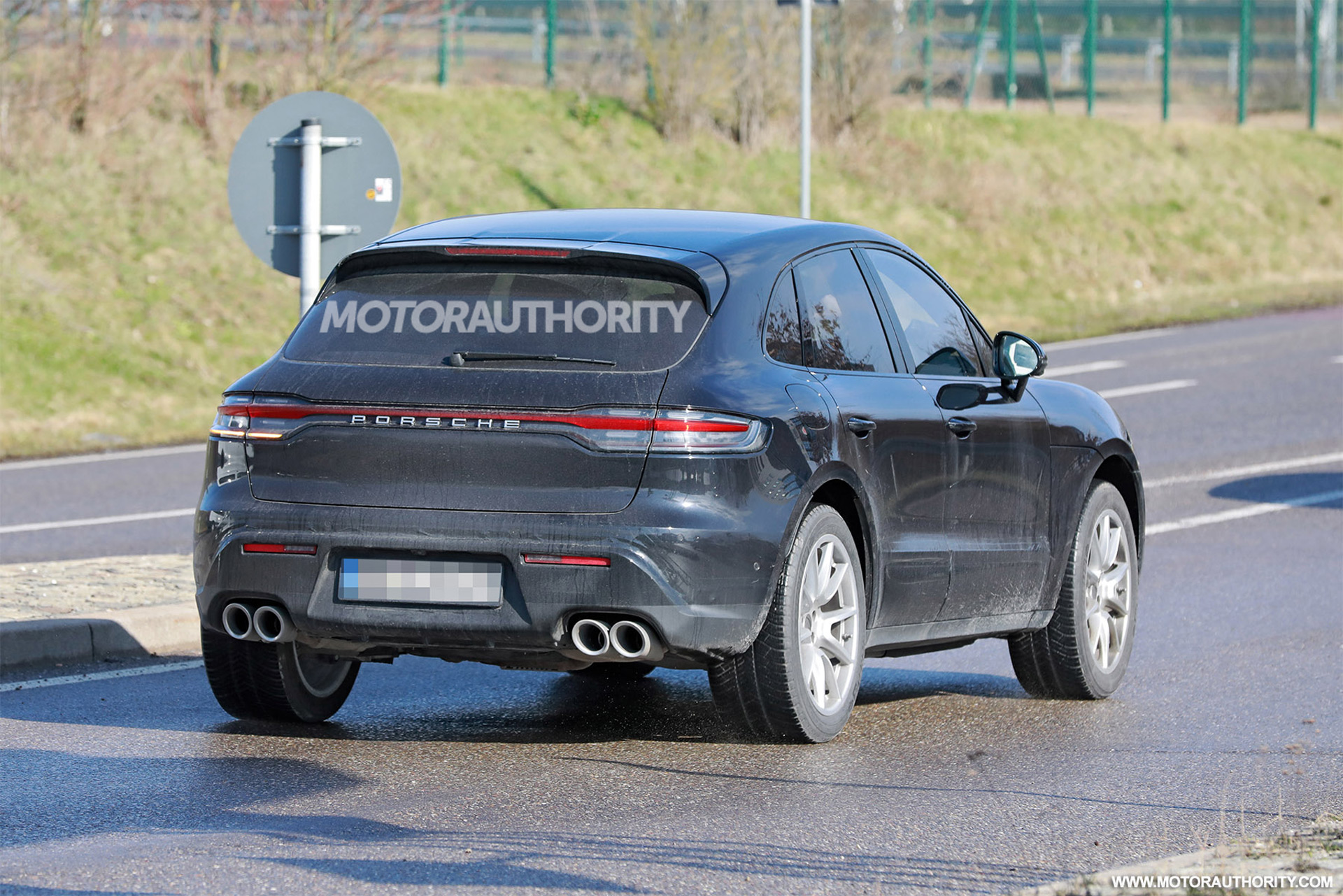 2022 Porsche Macan facelift spy shots - Photo credit: S. Baldauf/SB-Medien