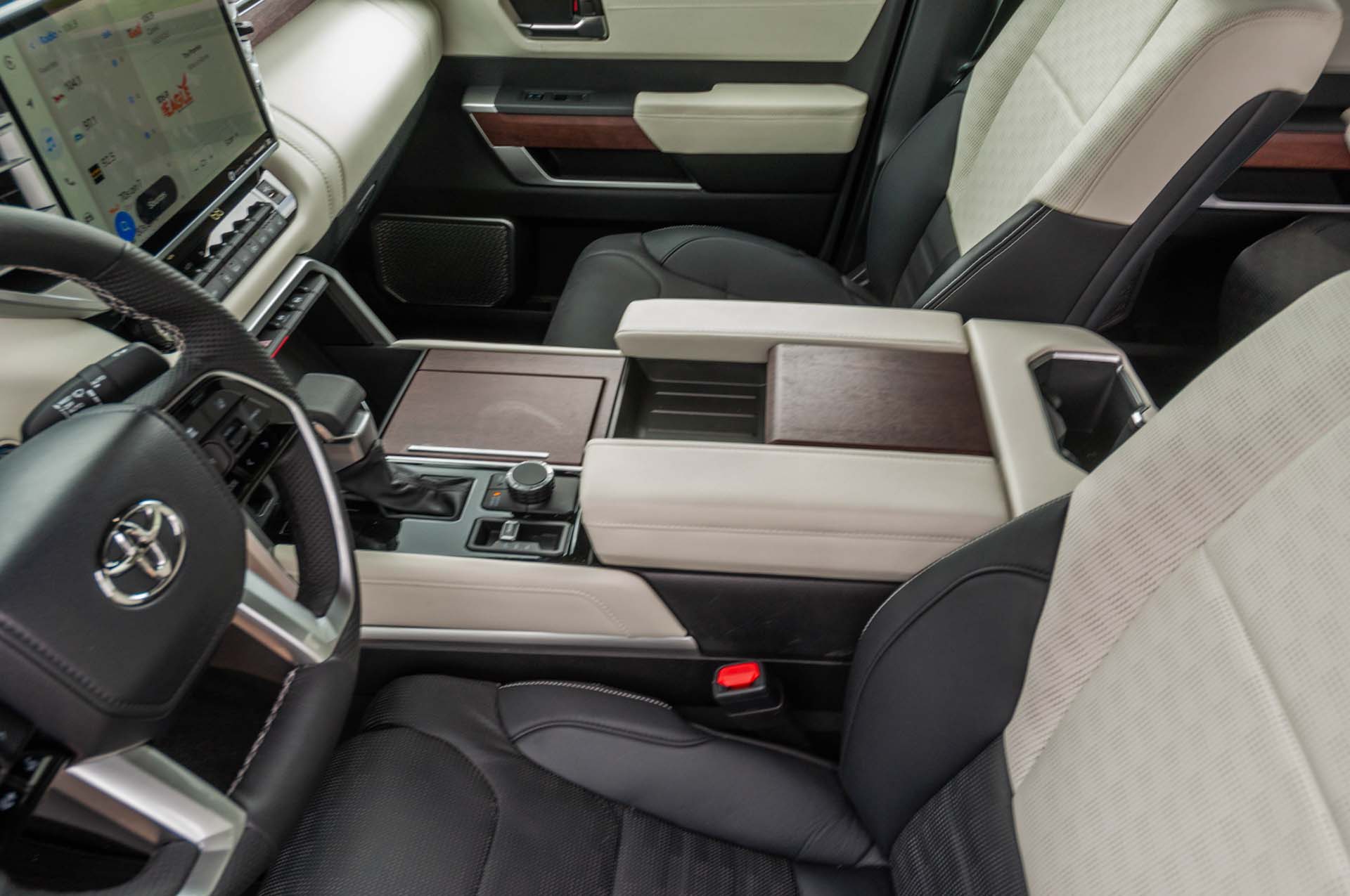 Review: The 2022 Toyota Tundra Capstone plays follow the leader