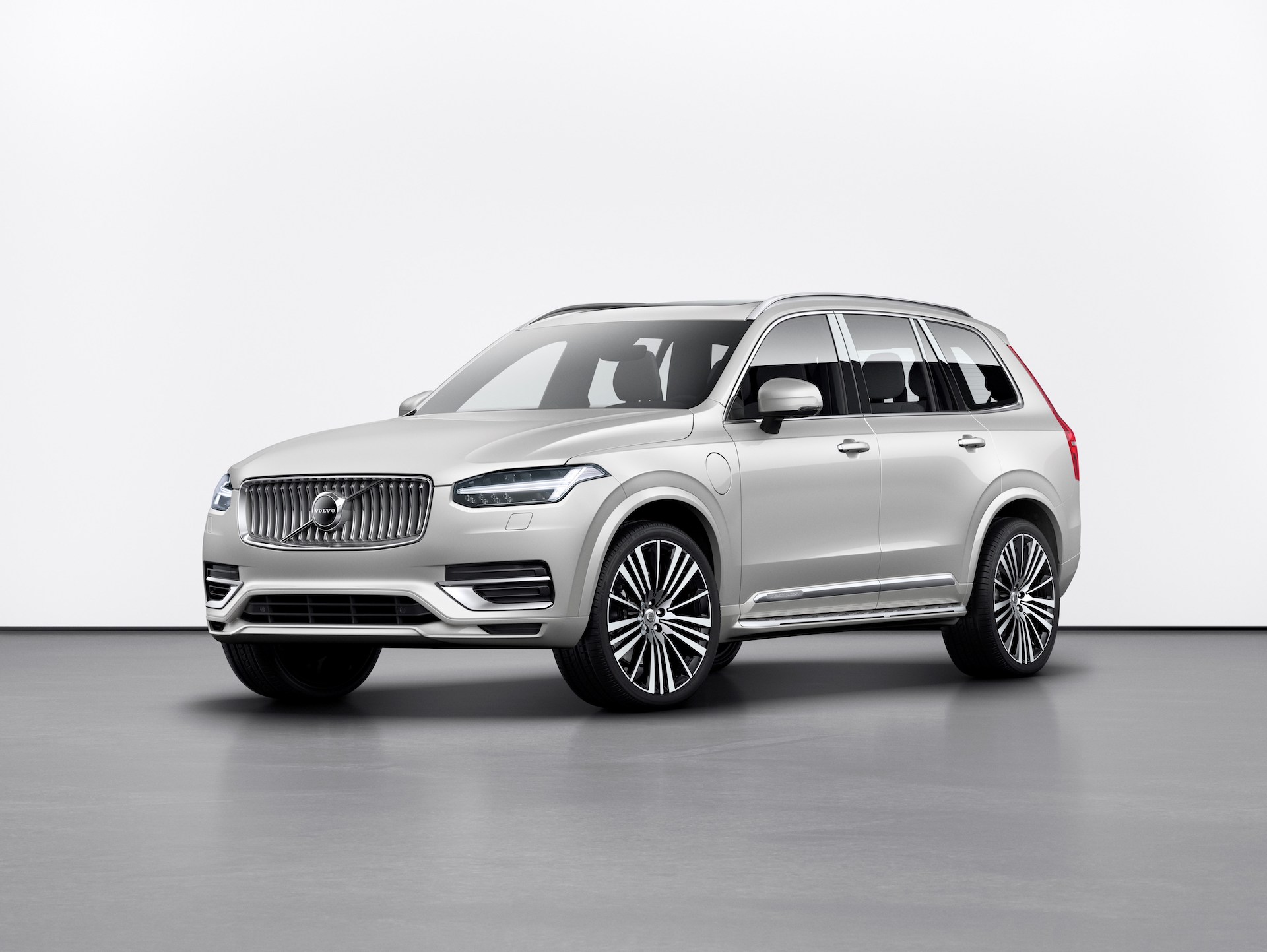 Current Volvo XC90 to remain on sale after electric successor arrives