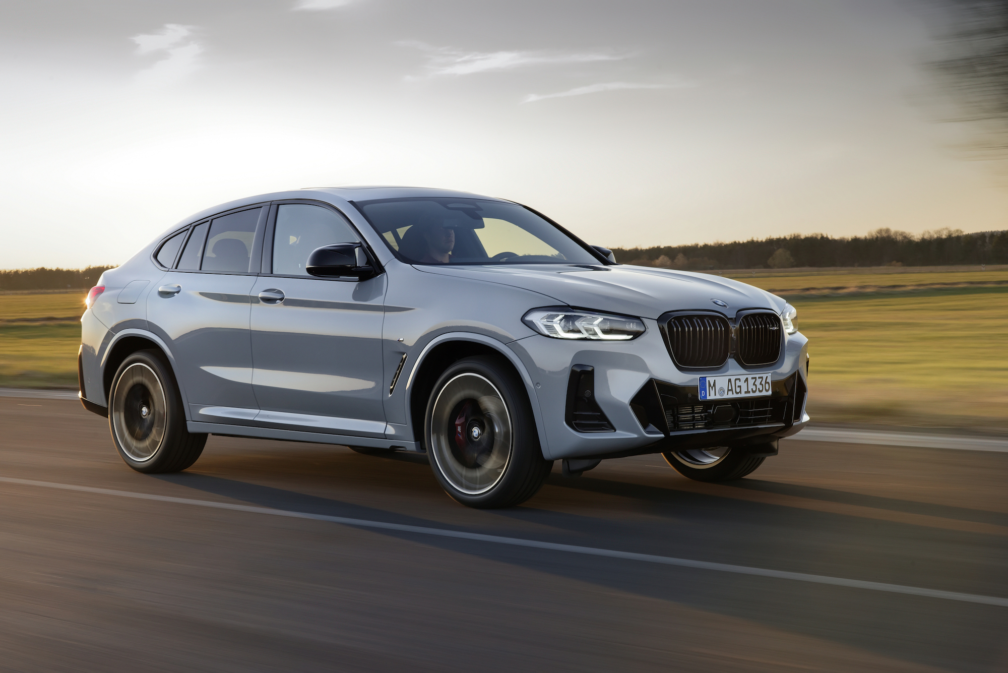 2023 BMW X4 M Interior Dimensions: Seating, Cargo Space & Trunk