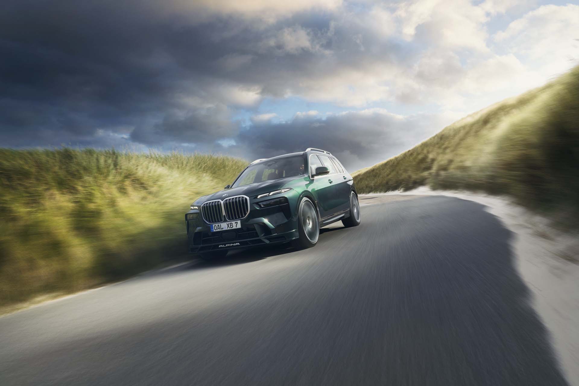 2023 BMW Alpina XB7 arrives with refreshed looks, new V-8