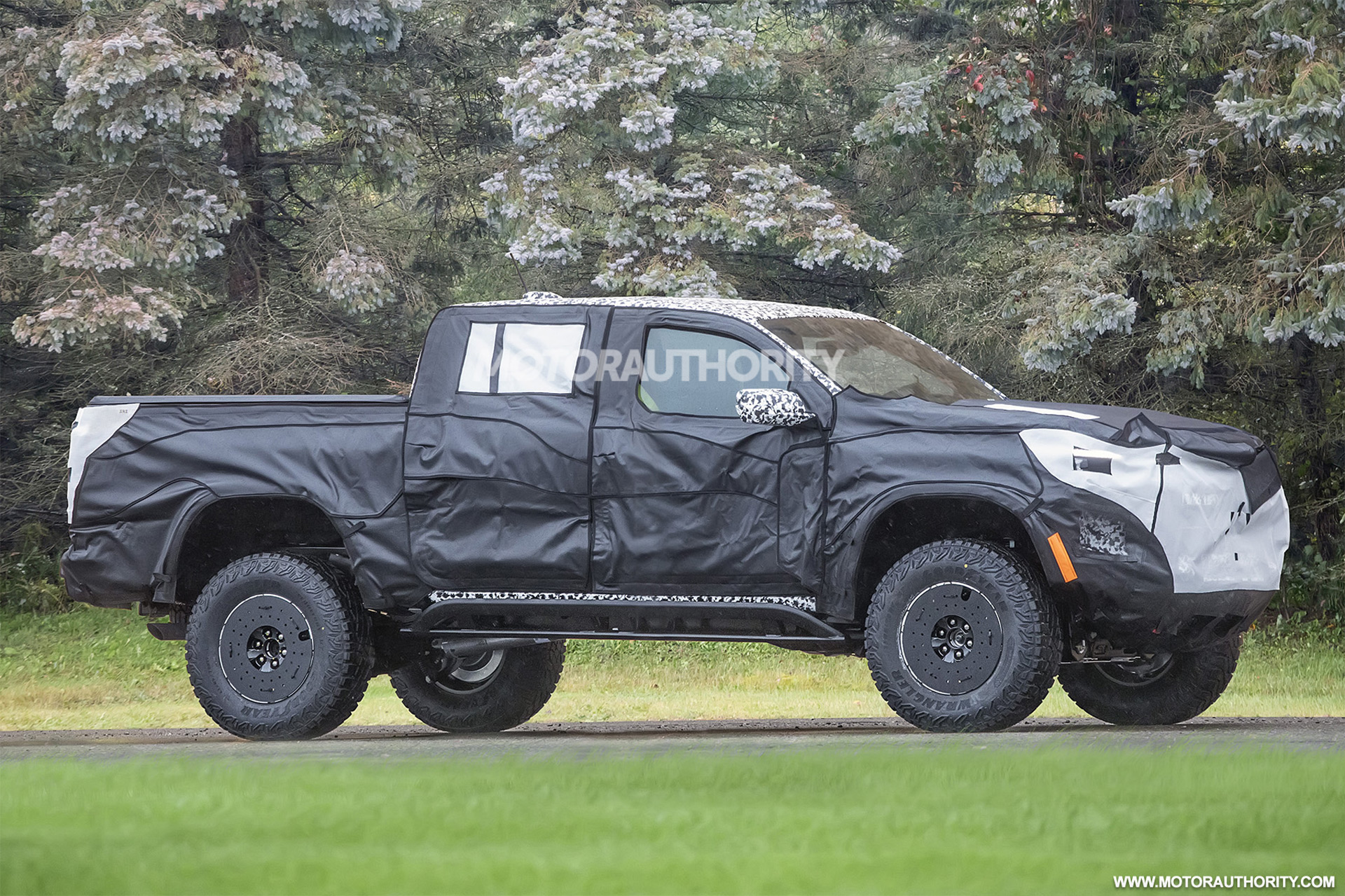 2023 Chevy Colorado Zr2 Redesign 2023 Chevrolet Colorado Zr2 Spy Shots New Generation Of Mid Size Off Road Truck Spotted