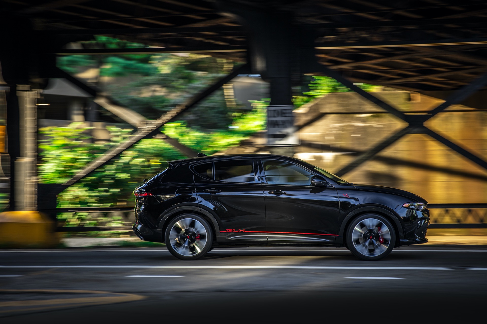 Preview: Dodge Hornet R/T plug-in hybrid stings with 30-mile electric