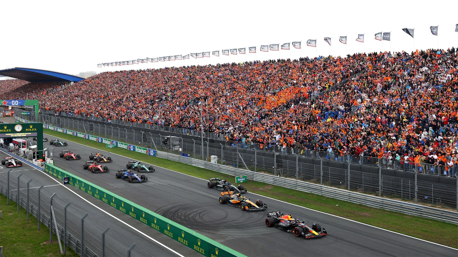 Verstappen wins third-straight F1 Dutch Grand Prix
