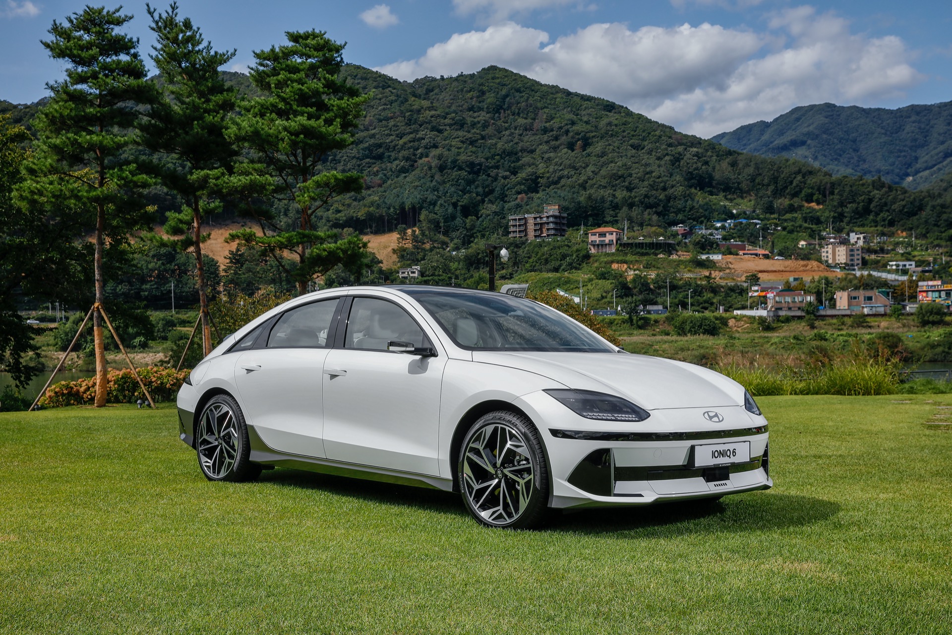 2023 Hyundai Ioniq 6 redraws the electric sedans, may topple Tesla Model 3