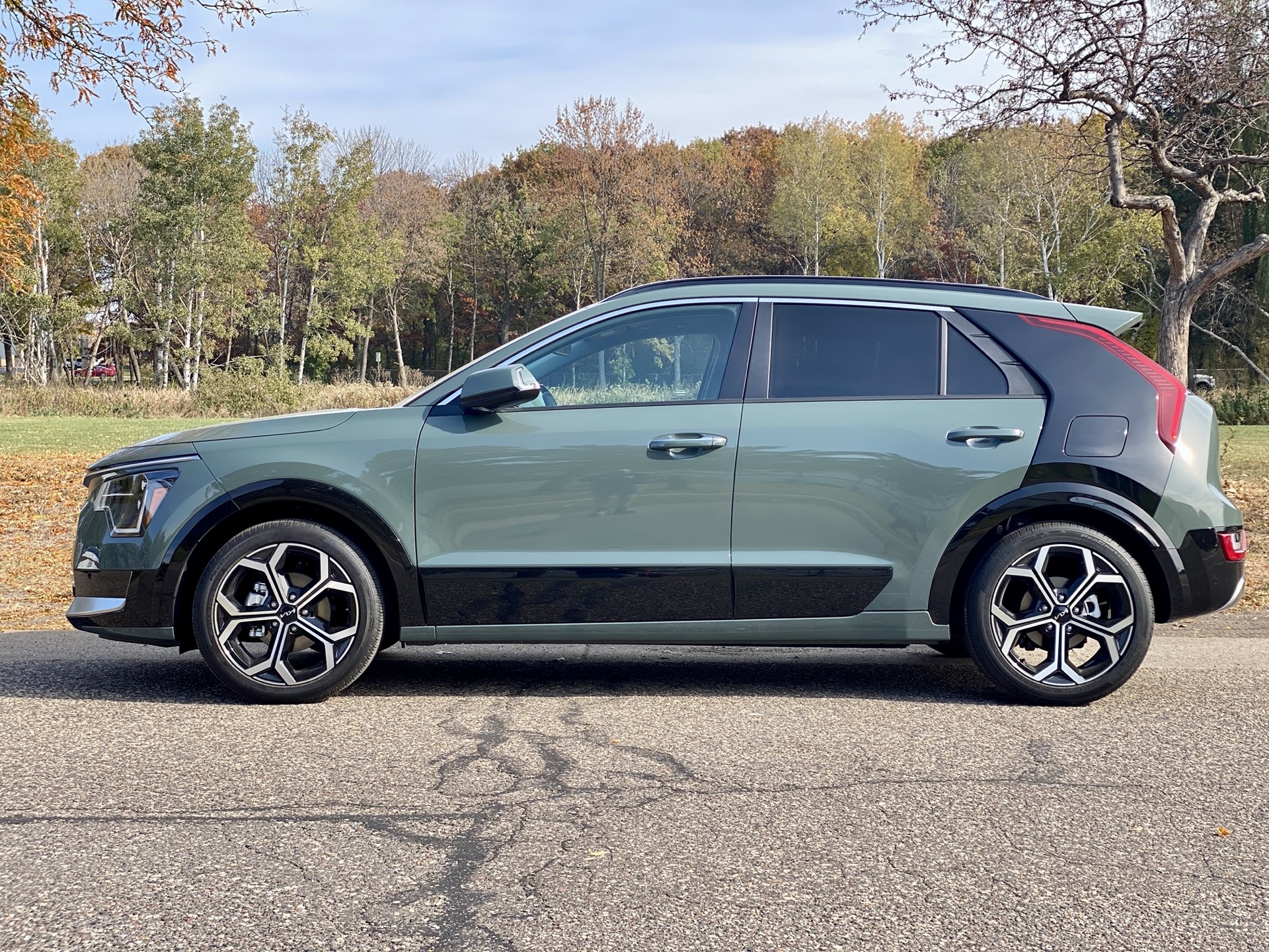 2023 Kia Niro blends crossover style and 49 mpg