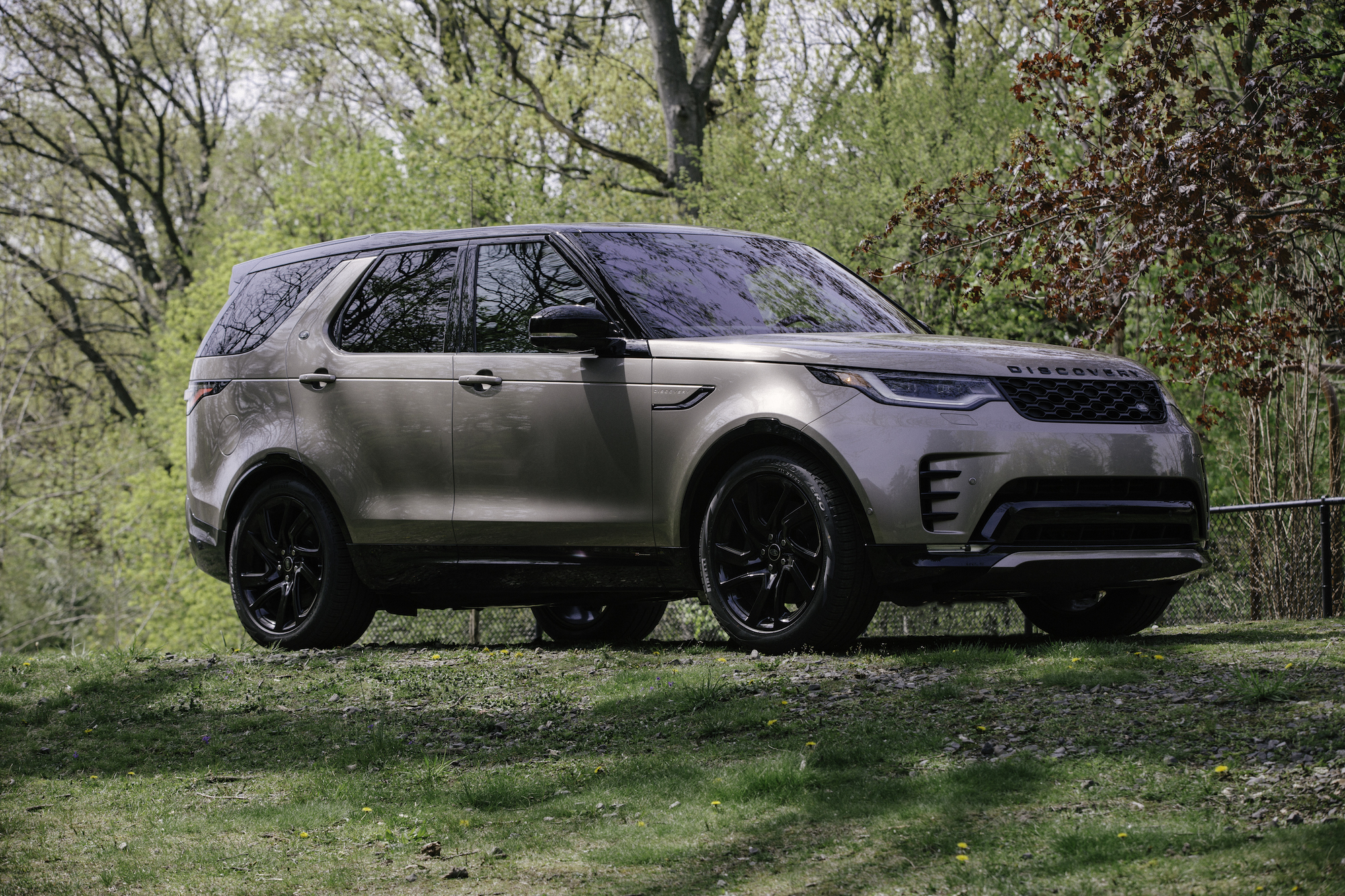 esthetisch architect Vlot 2023 Land Rover Discovery Review: Prices, Specs, and Photos - The Car  Connection
