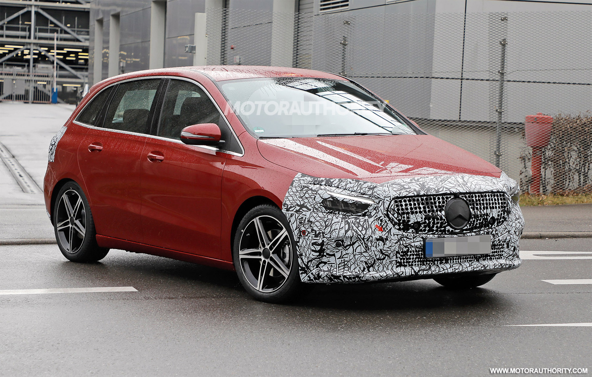 Mercedes B-Class Facelift Spied, Will Probably Be The Last Of Its Kind
