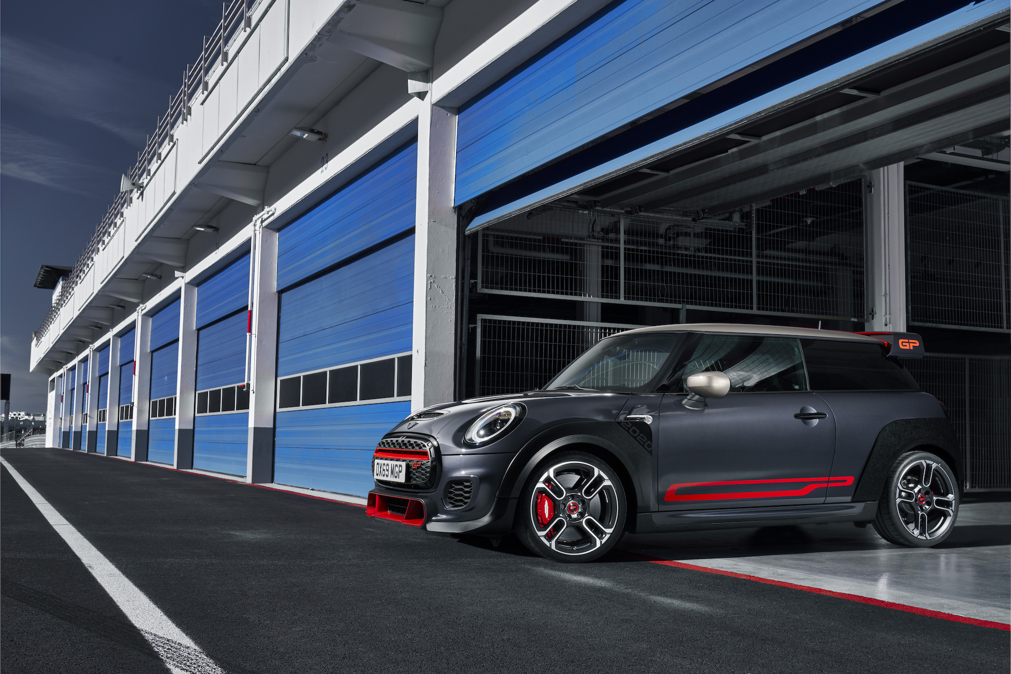 Mini adds back manual transmission for 2023 Hardtop Auto Recent