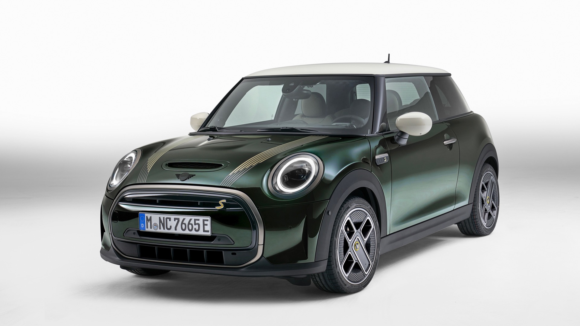 2023 MINI Electric Hardtop Review, Pricing, Pictures News