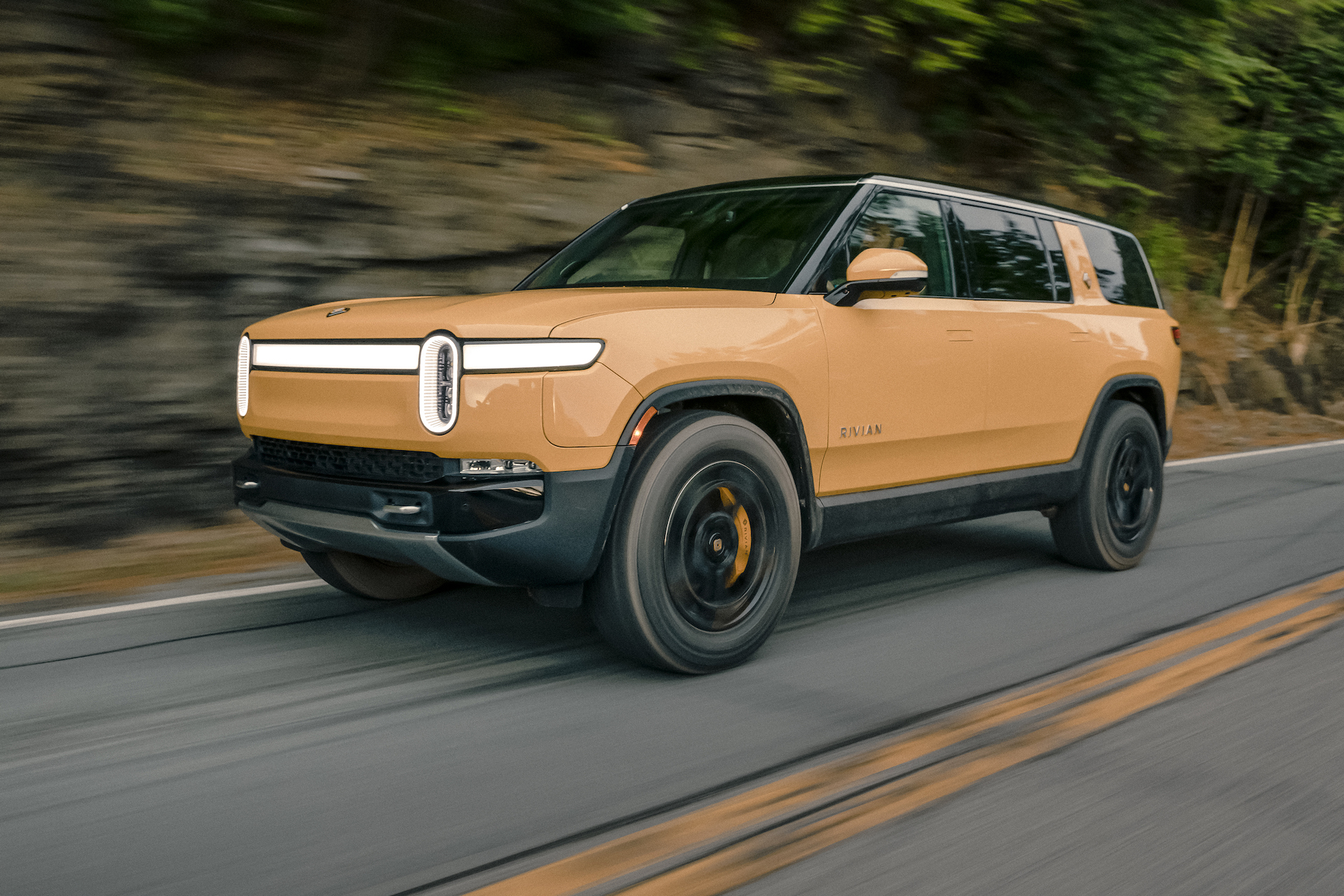 Rivian Confirms 390 mile R1S Max Pack For Fall Deliveries