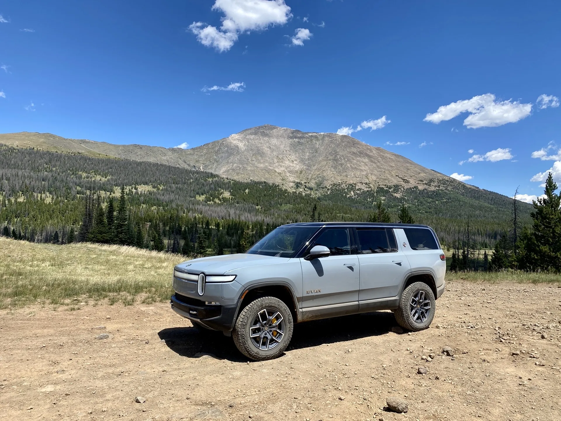 Review: 2023 Rivian R1S hits Rocky Mountain highs