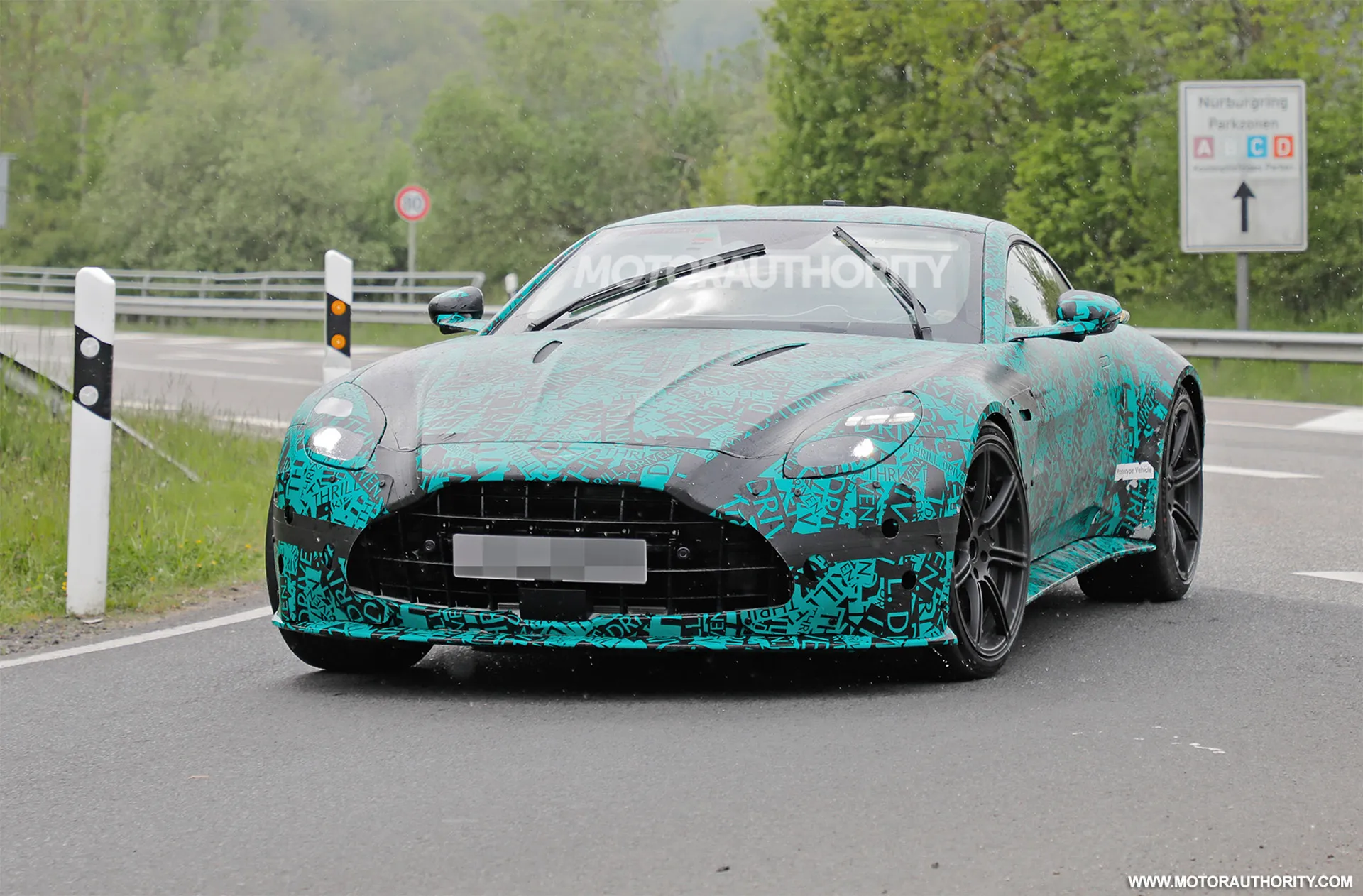 2024 Aston Martin Vantage spy shots and video