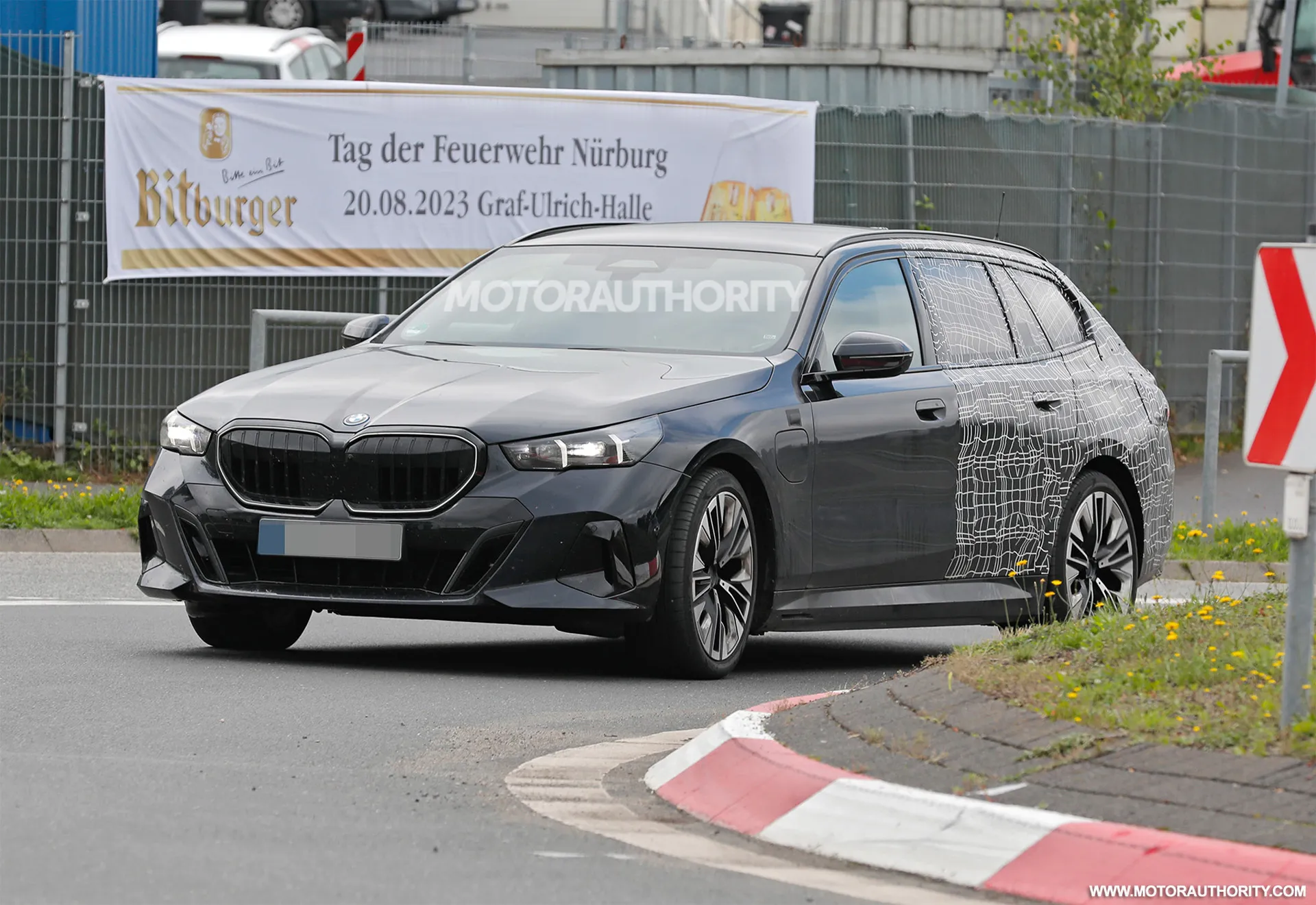 2024 BMW M5 hybrid caught on camera
