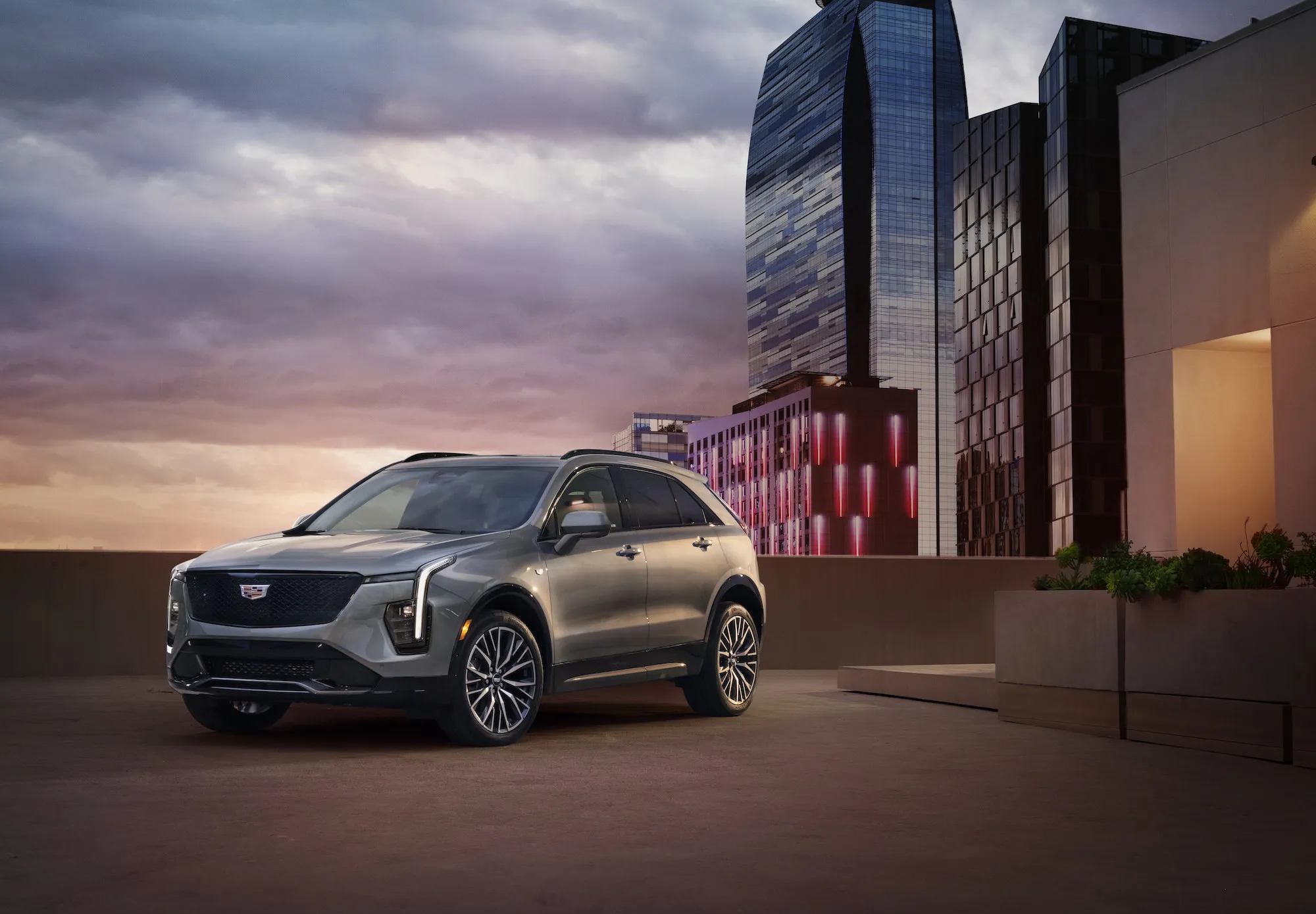 2024-cadillac-xt4_100932345_h.webp