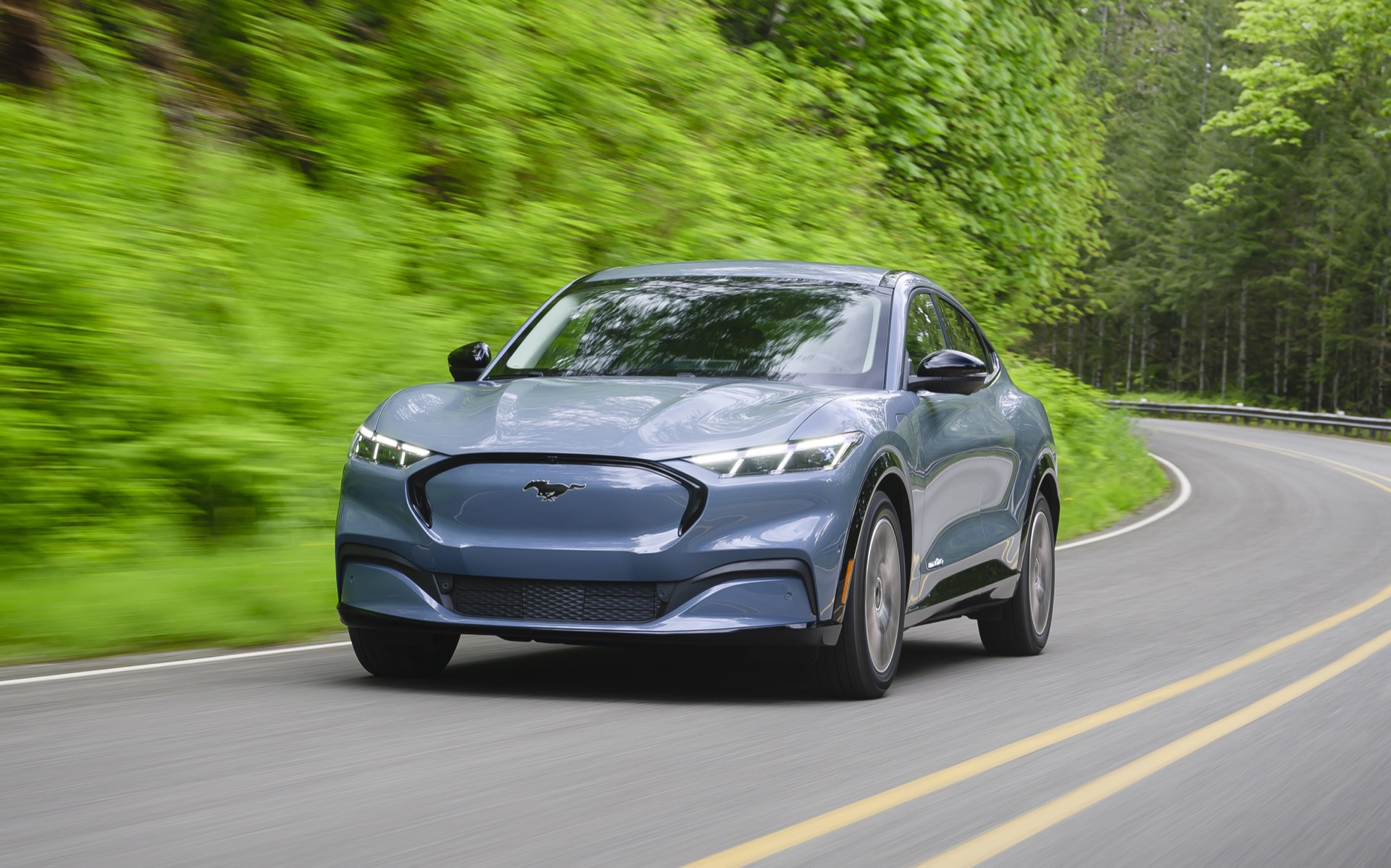 EV discounts increase, average price dips below Tesla EV discounts increase, average price dips below Tesla